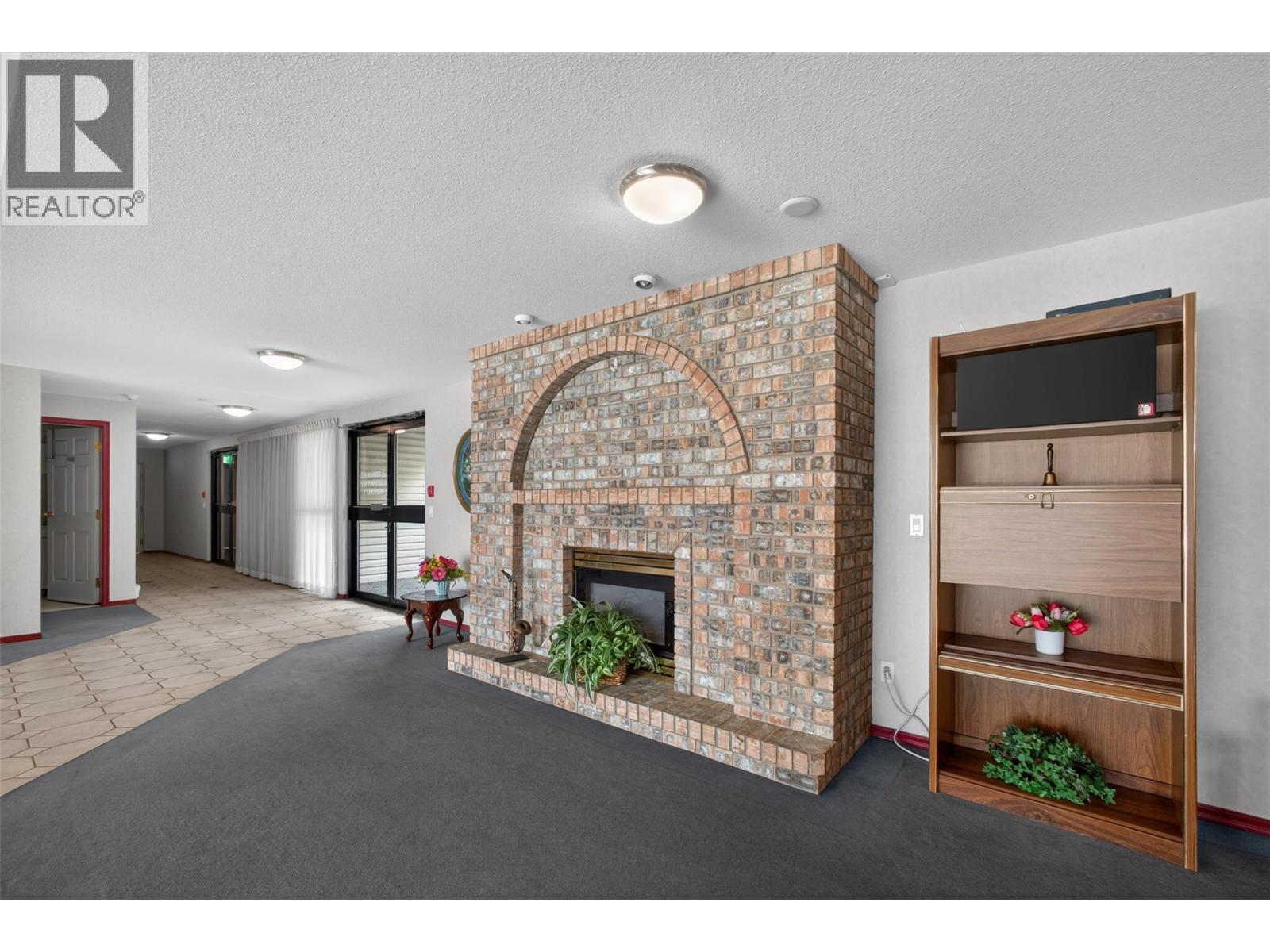 106 877 KLO Road, Kelowna