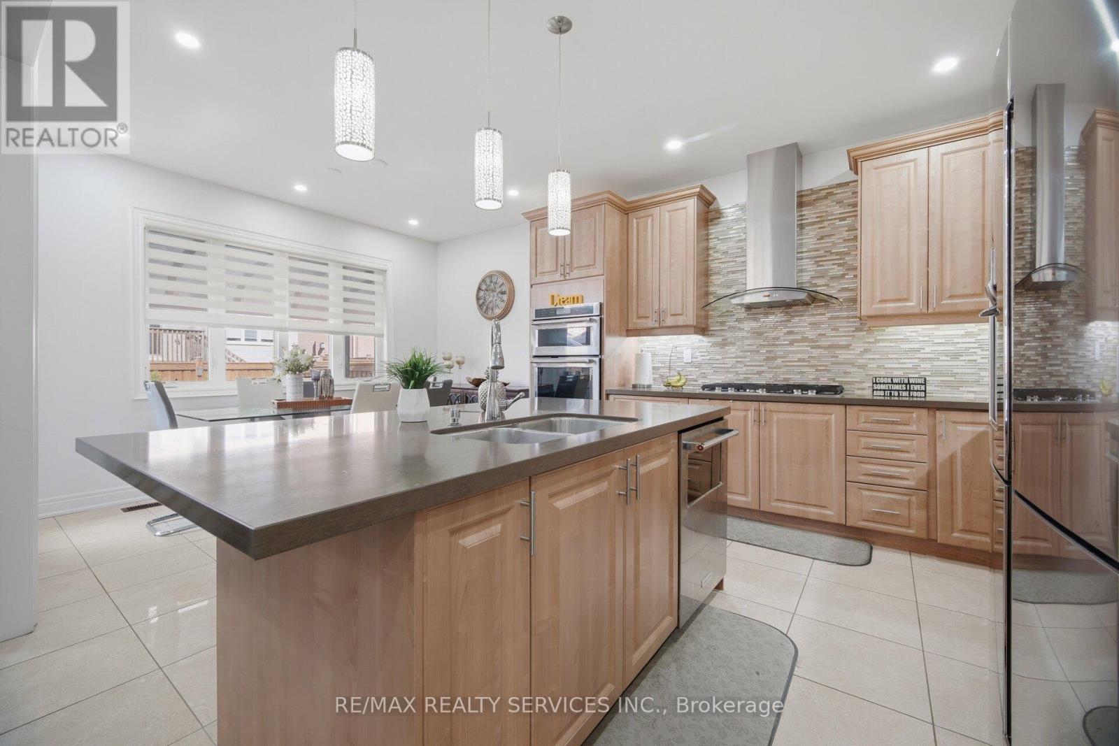 38 BLACKBERRY VALLEY CRESCENT - 10