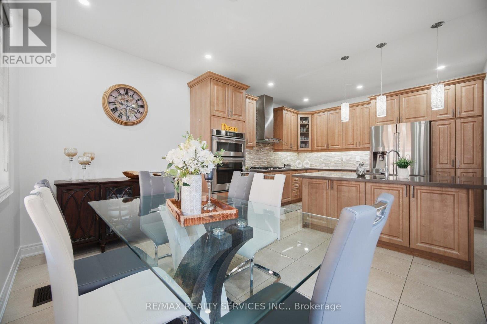 38 BLACKBERRY VALLEY CRESCENT - 11