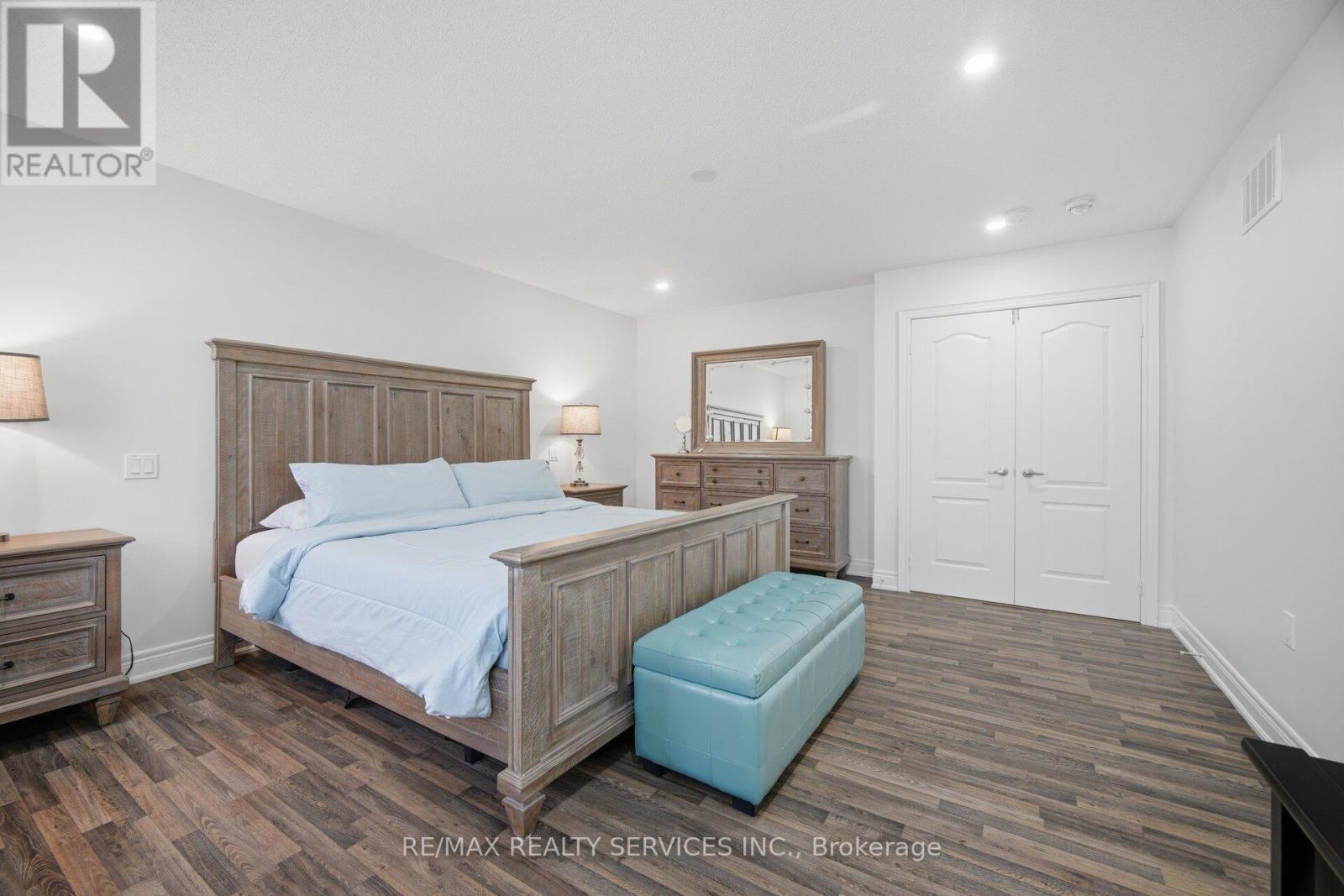 38 BLACKBERRY VALLEY CRESCENT - 23