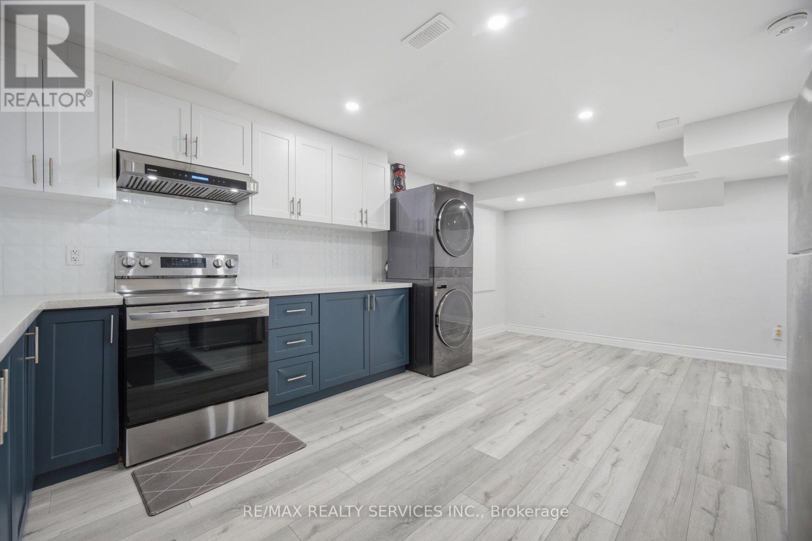 38 BLACKBERRY VALLEY CRESCENT - 29