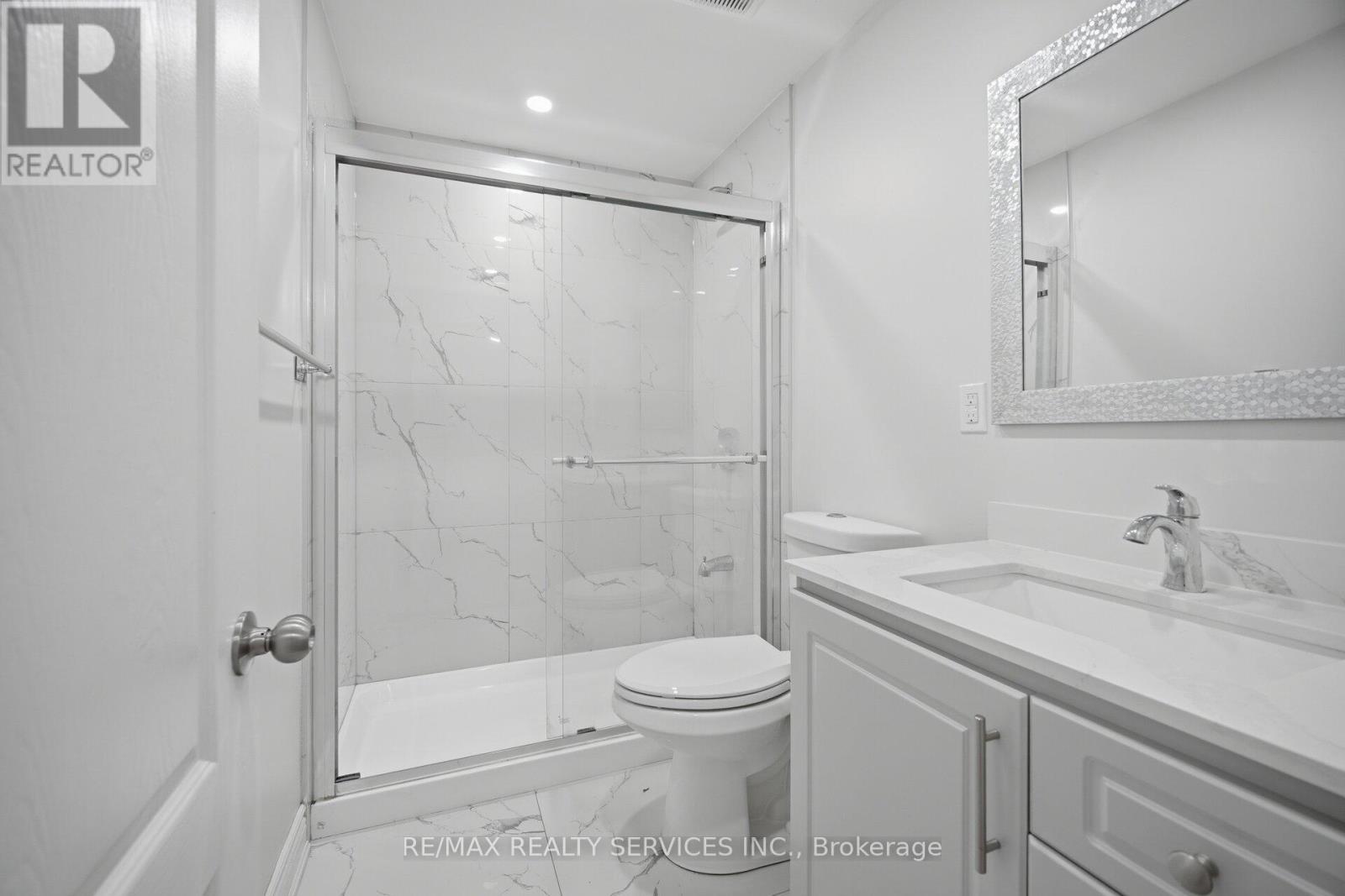 38 BLACKBERRY VALLEY CRESCENT - 33