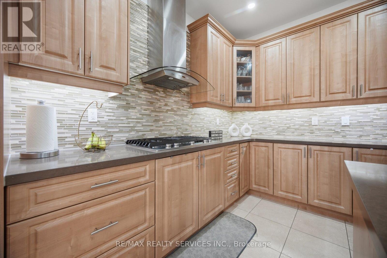 38 BLACKBERRY VALLEY CRESCENT - 8