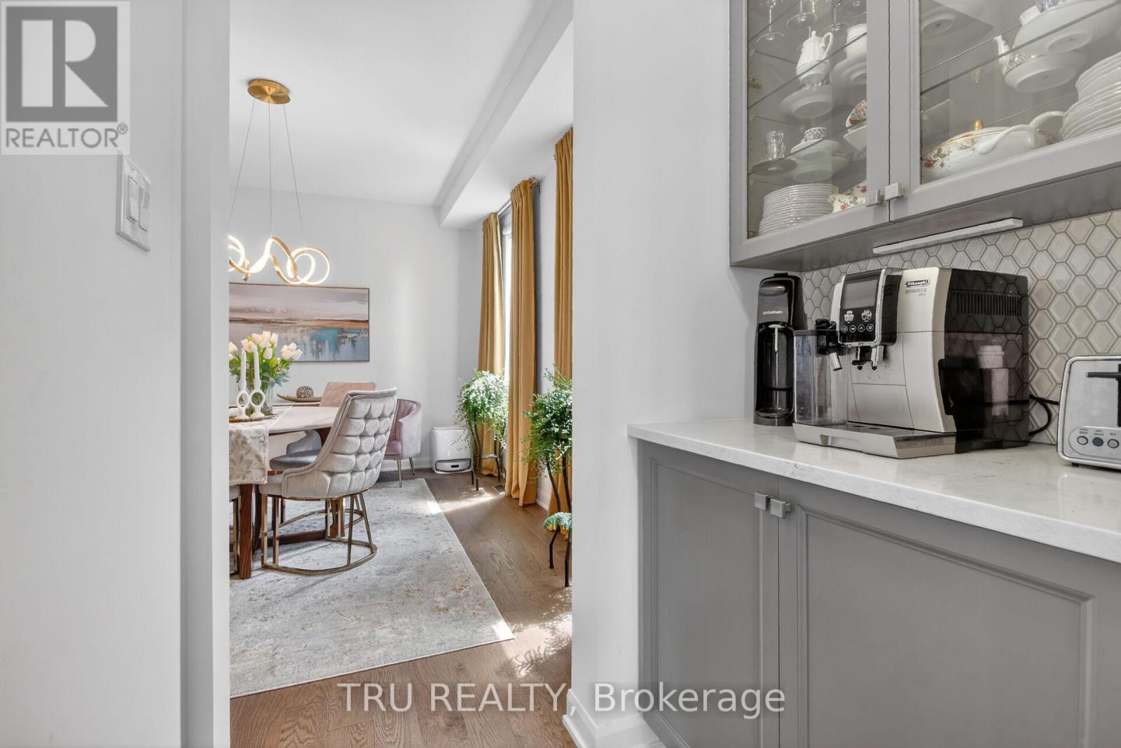 202 SKIPPER DRIVE - 11