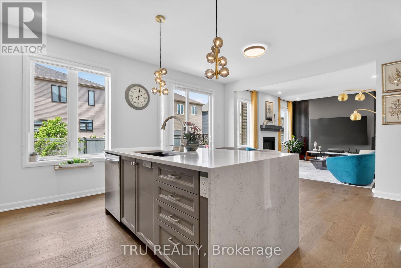 202 SKIPPER DRIVE - 12