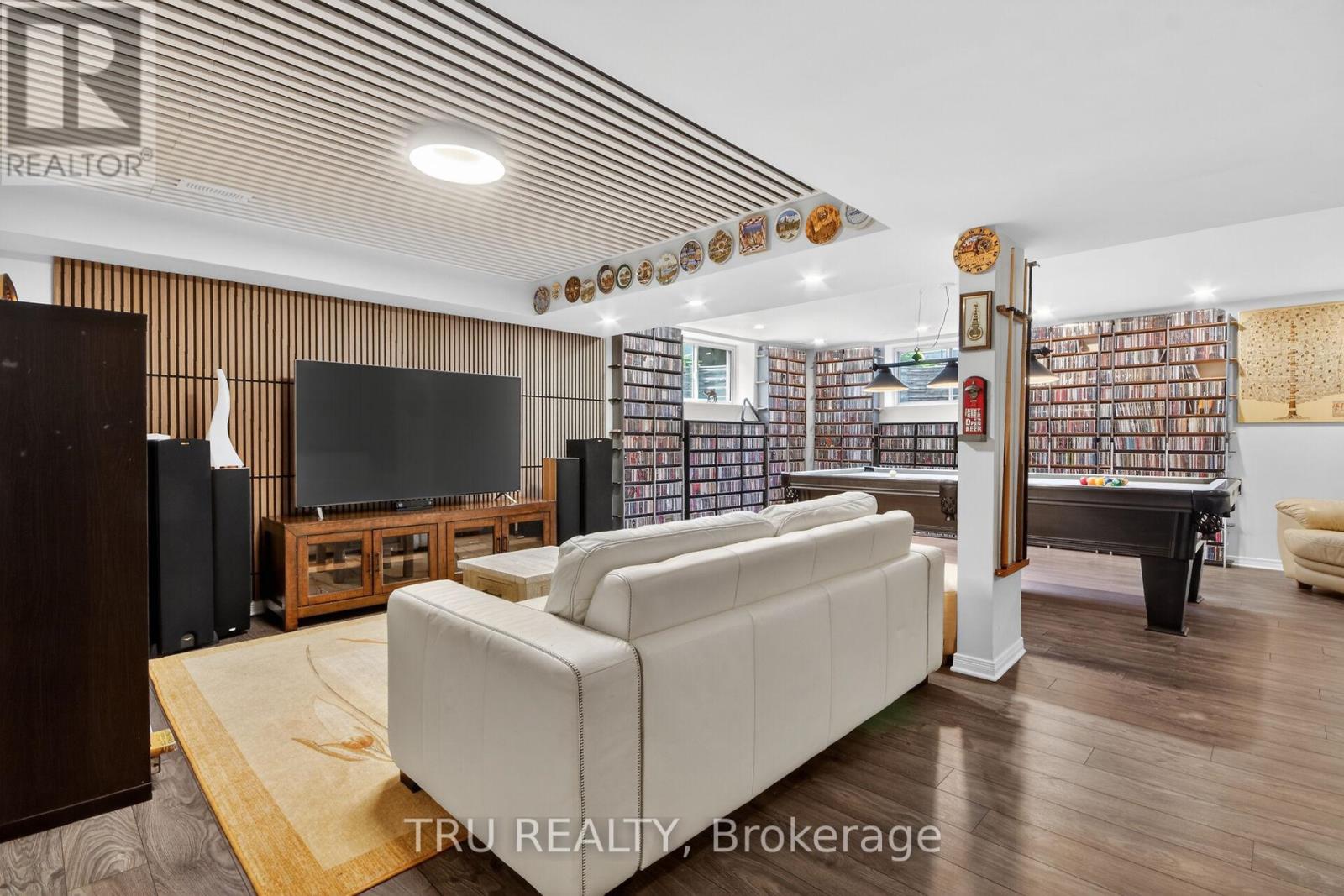 202 SKIPPER DRIVE - 30