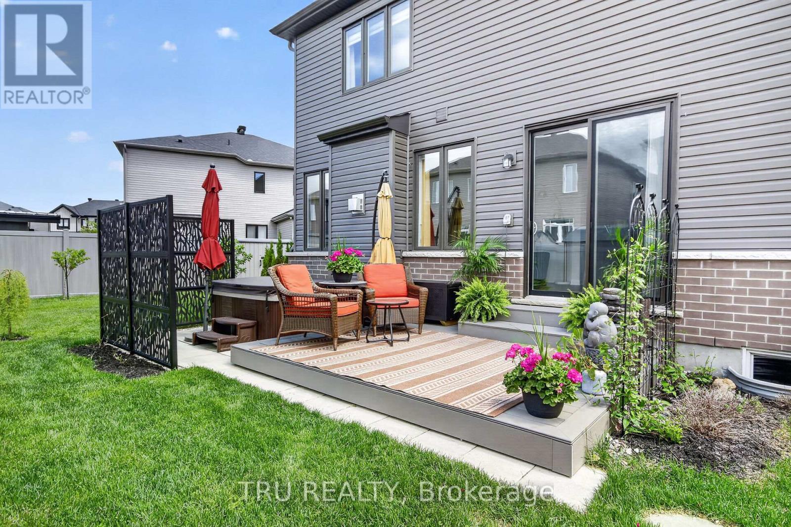 202 SKIPPER DRIVE - 33