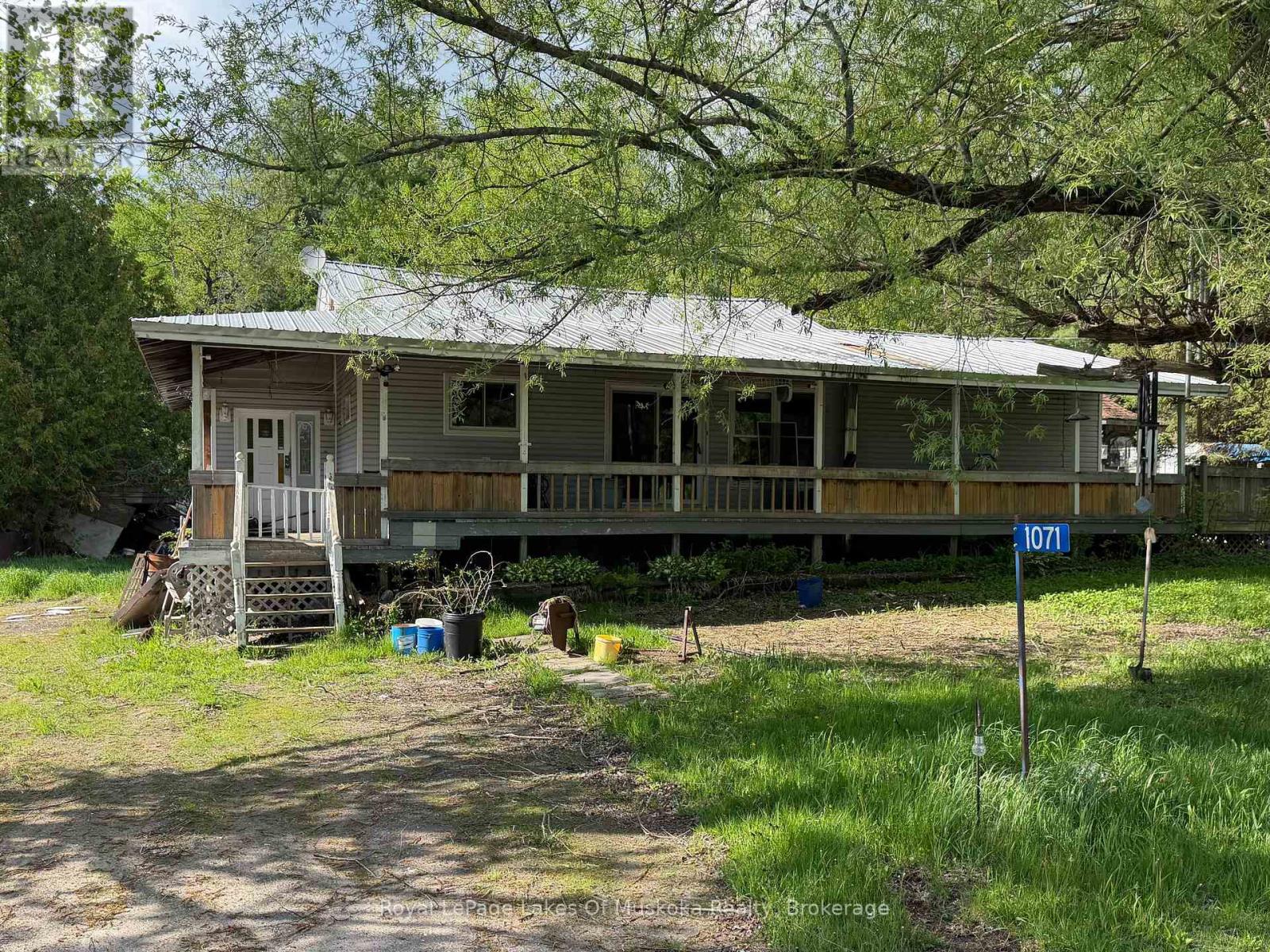 1071 NAISMITH ROAD - 2