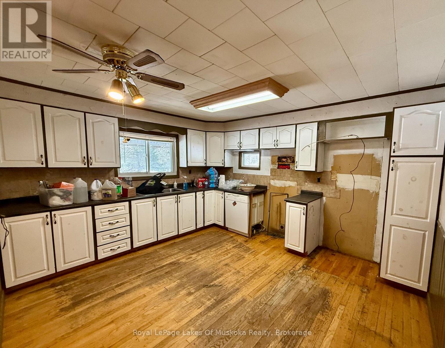 1071 NAISMITH ROAD - 4