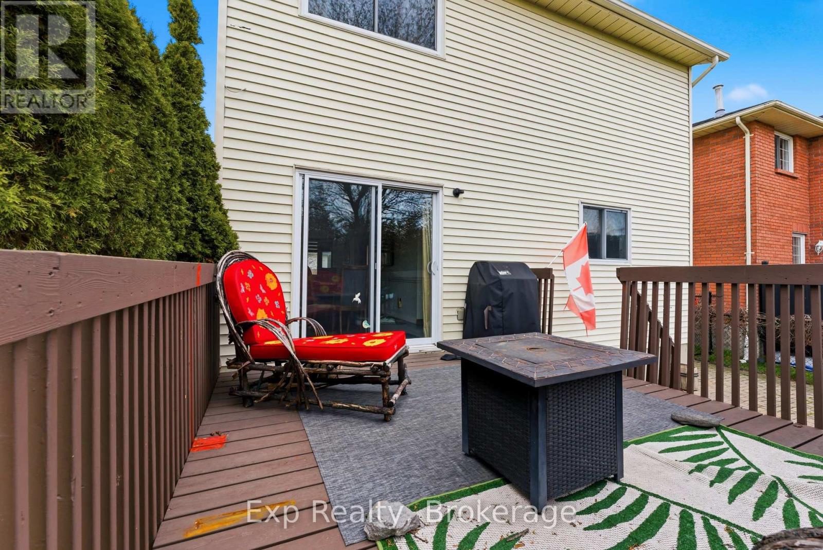 39 SHERWOOD CRESCENT - 37