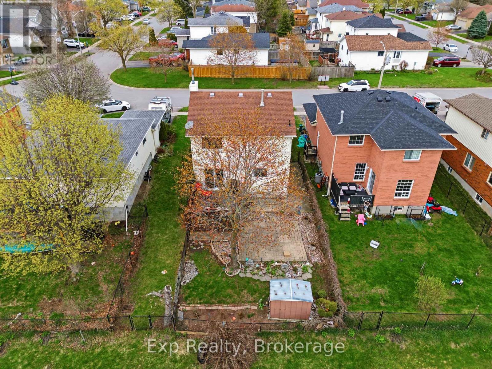 39 SHERWOOD CRESCENT - 42