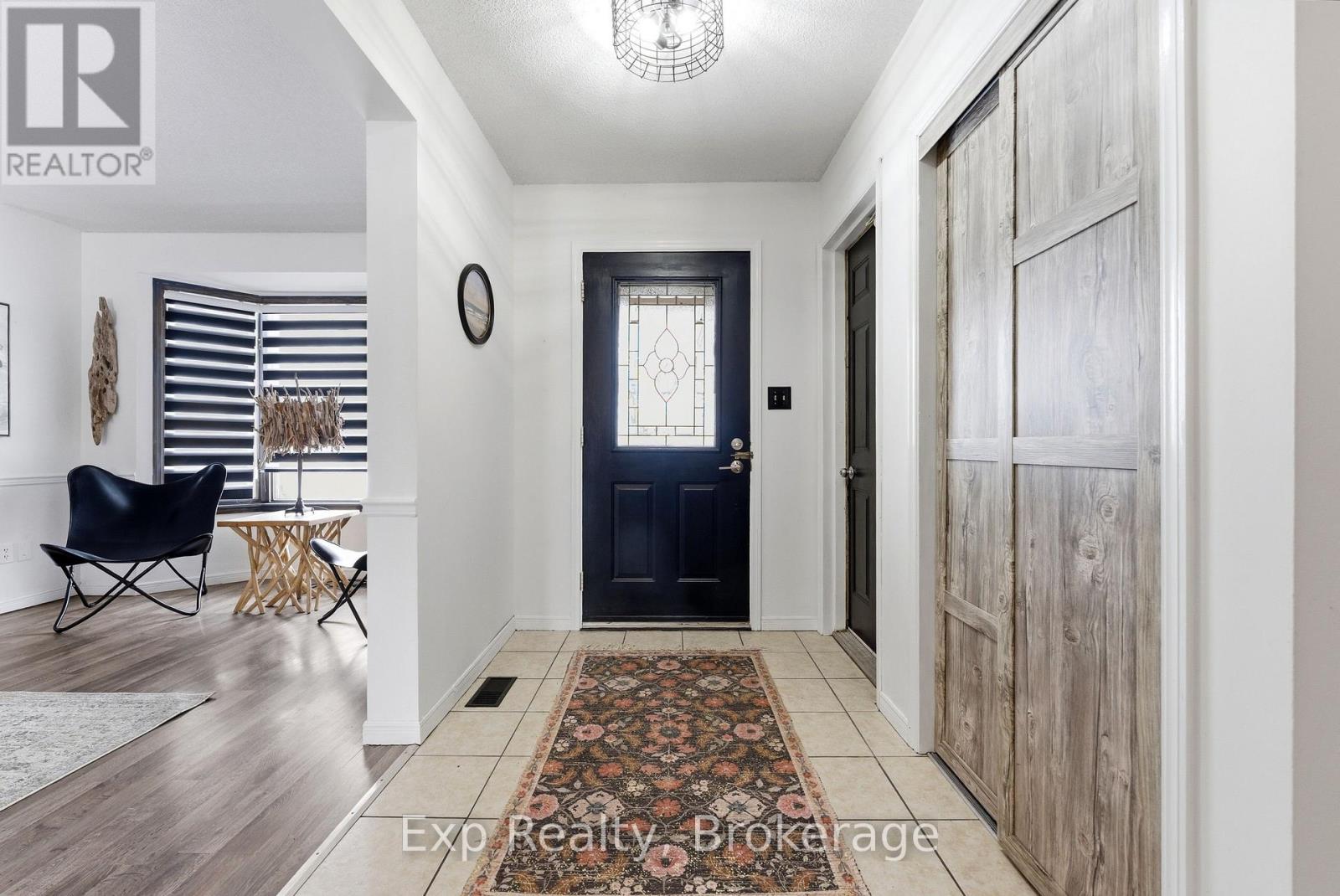 39 SHERWOOD CRESCENT - 5