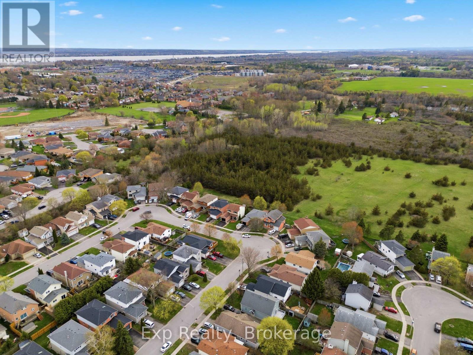 39 SHERWOOD CRESCENT - 50