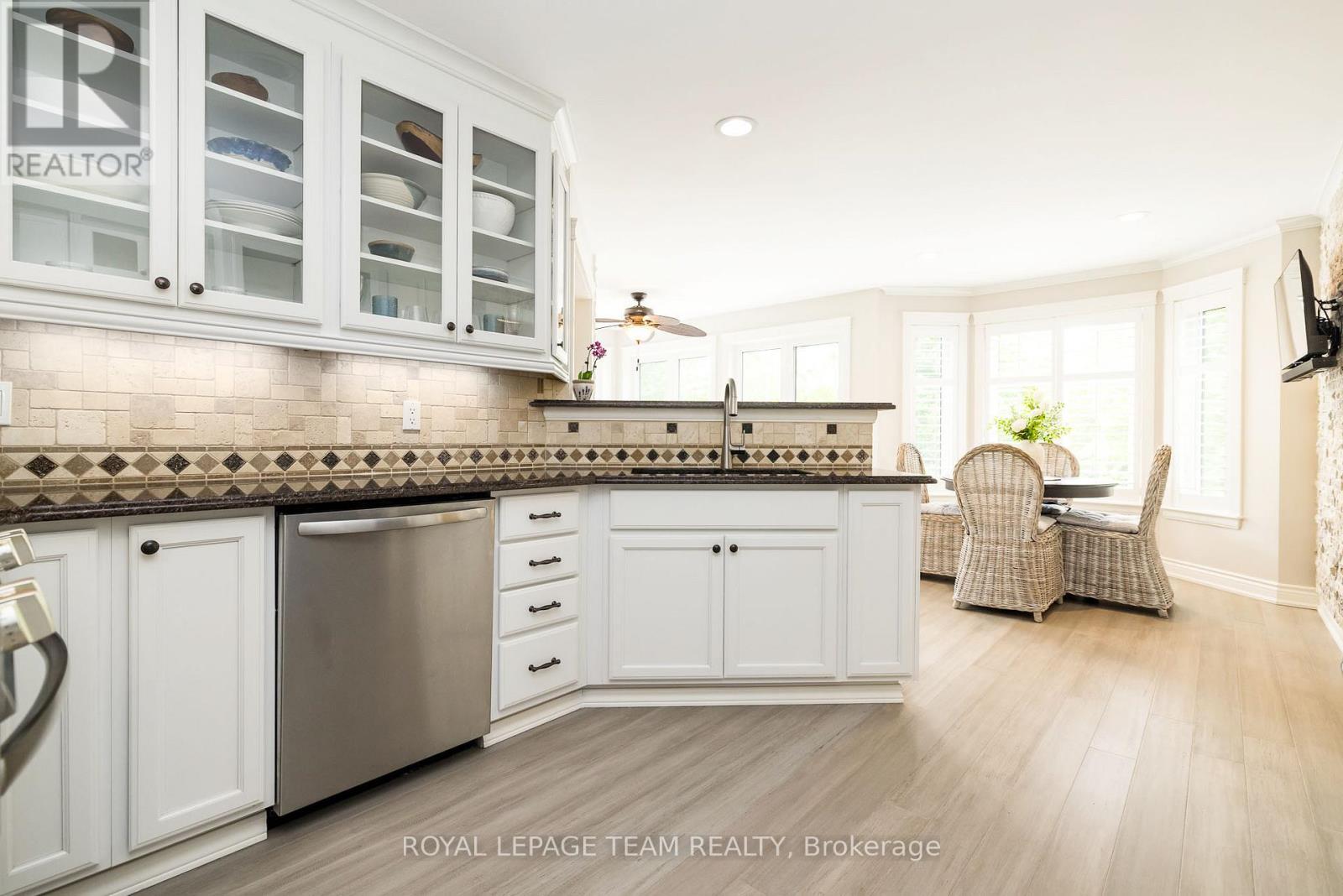 2866 STONERIDGE ROAD - 19