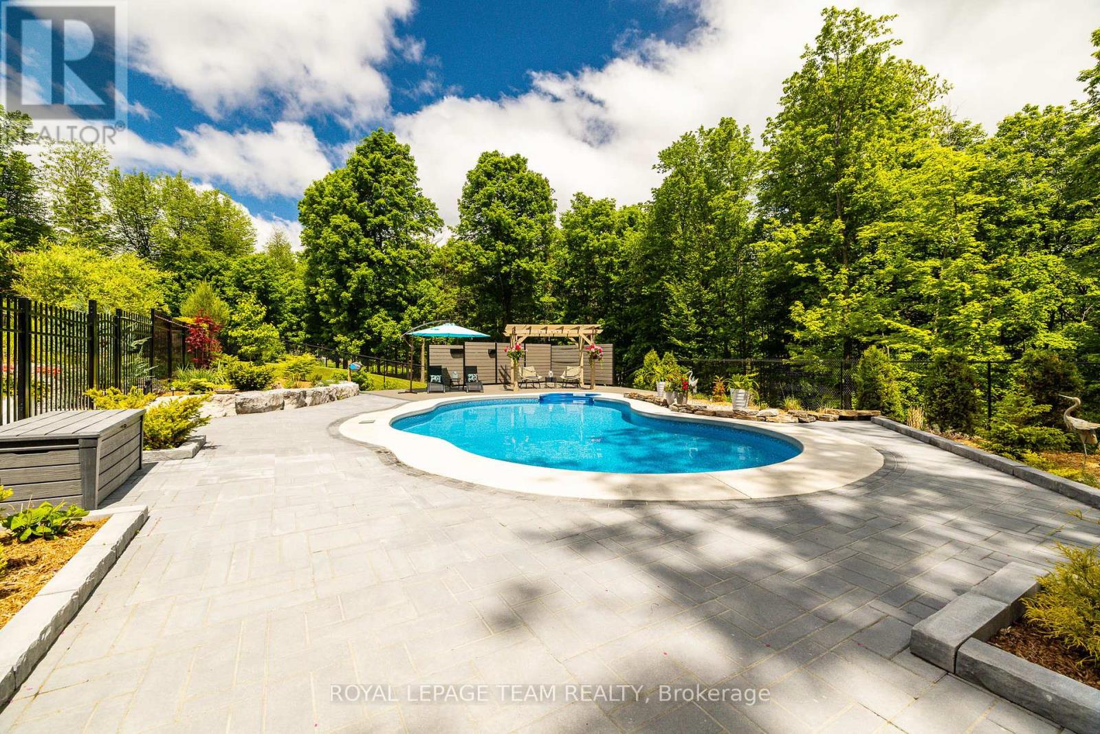 2866 STONERIDGE ROAD - 44