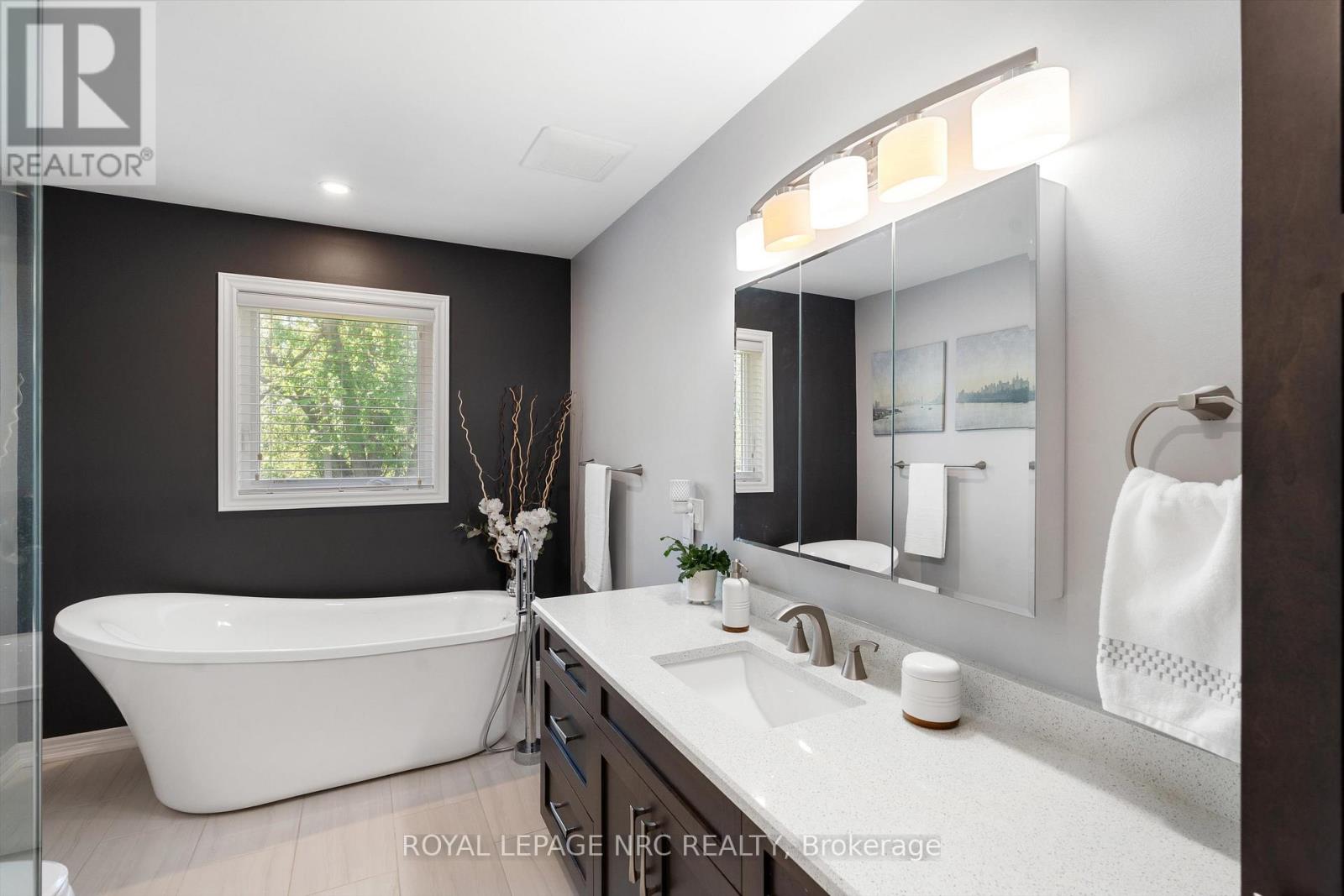 965 BERTIE STREET - 18