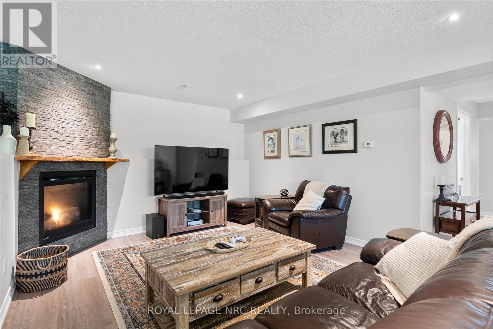 965 BERTIE STREET - 22
