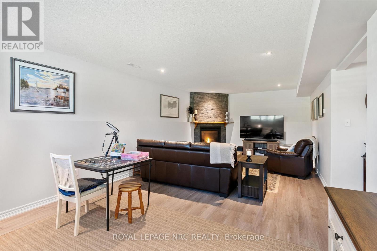 965 BERTIE STREET - 23