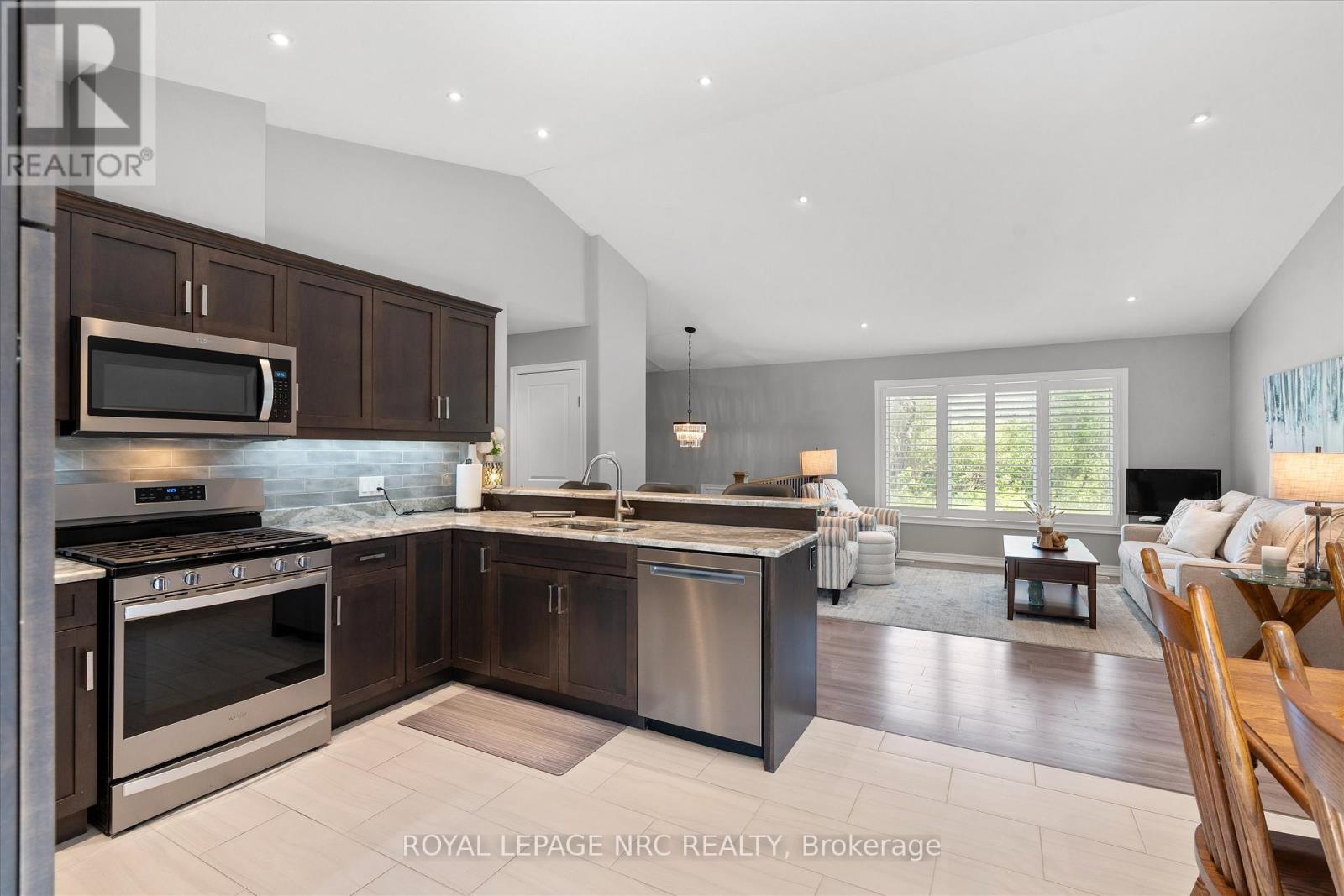 965 BERTIE STREET - 9