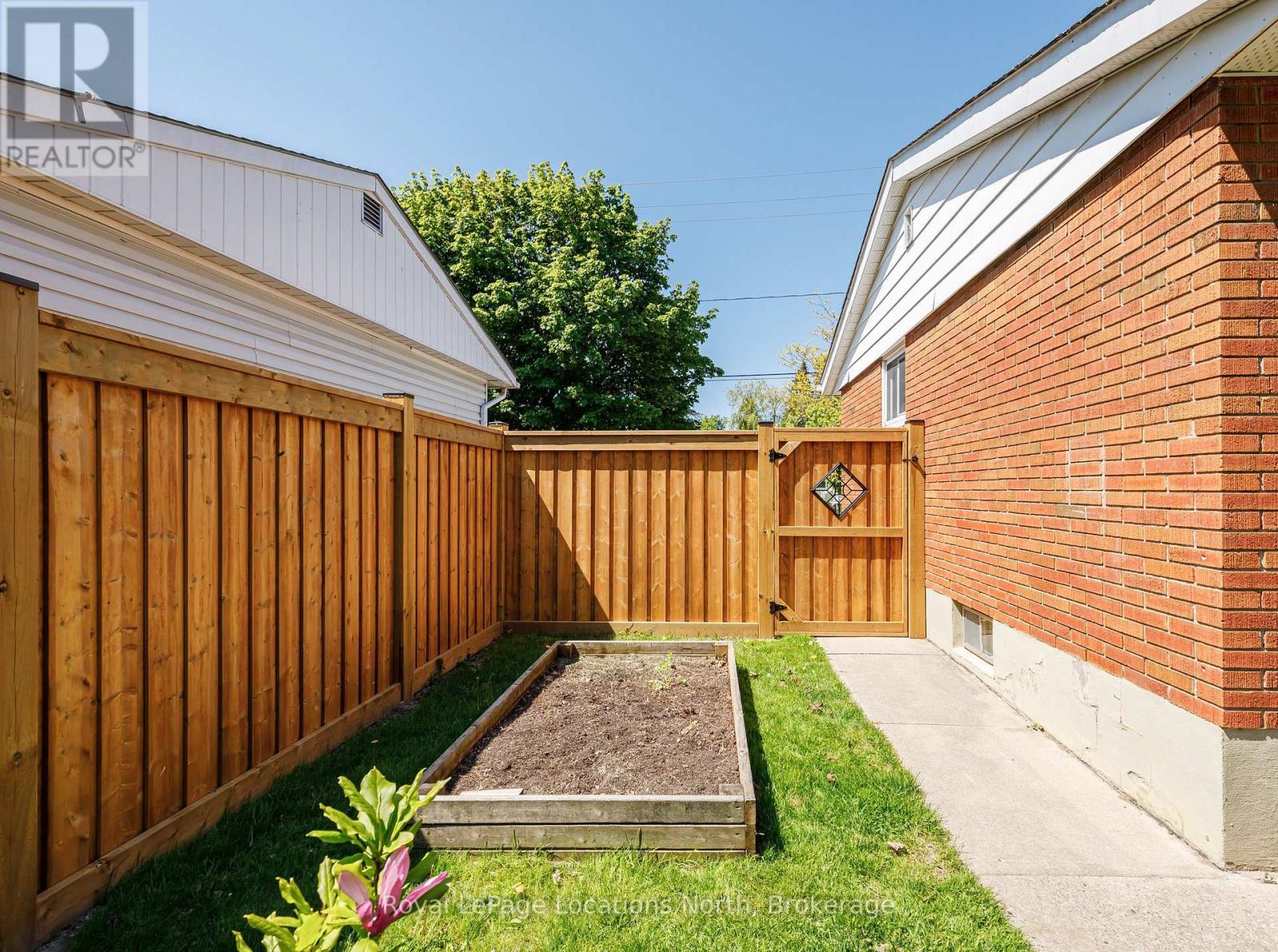 81 PEEL STREET - 33