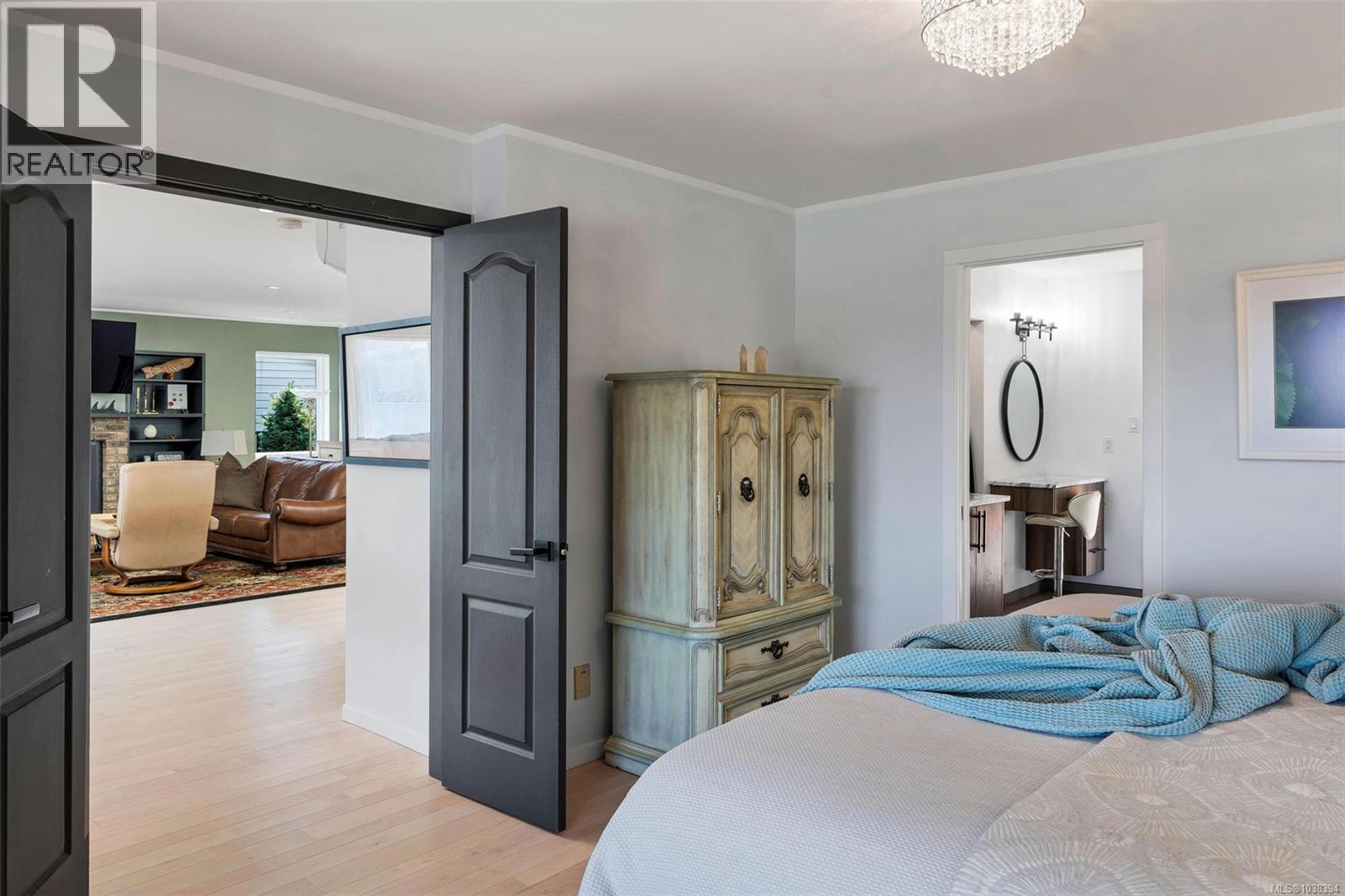 556 Marine View - 35