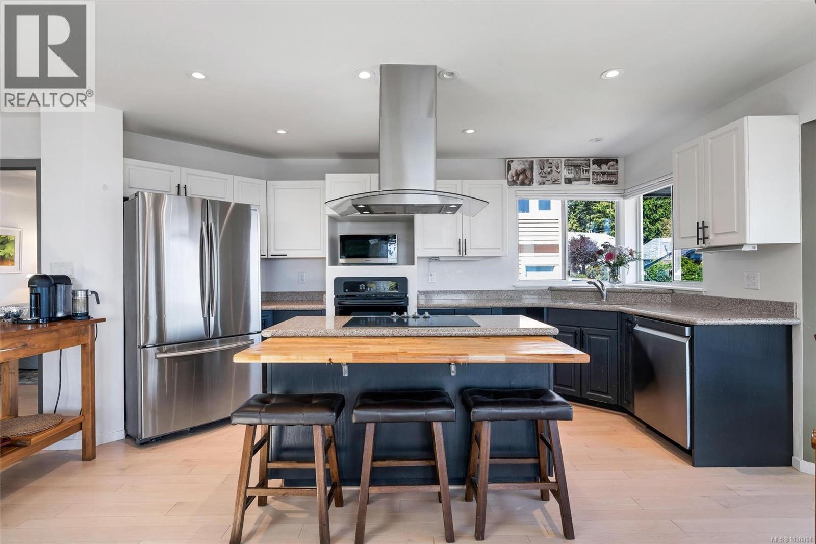 556 Marine View - 23