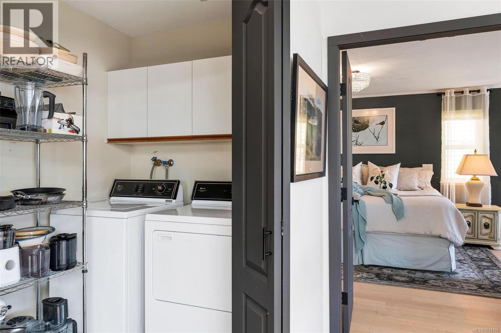556 Marine View - 25