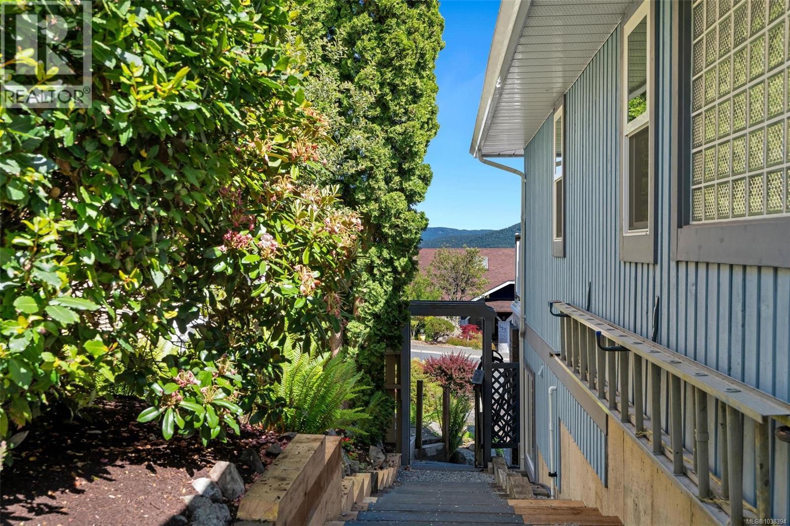 556 Marine View - 63