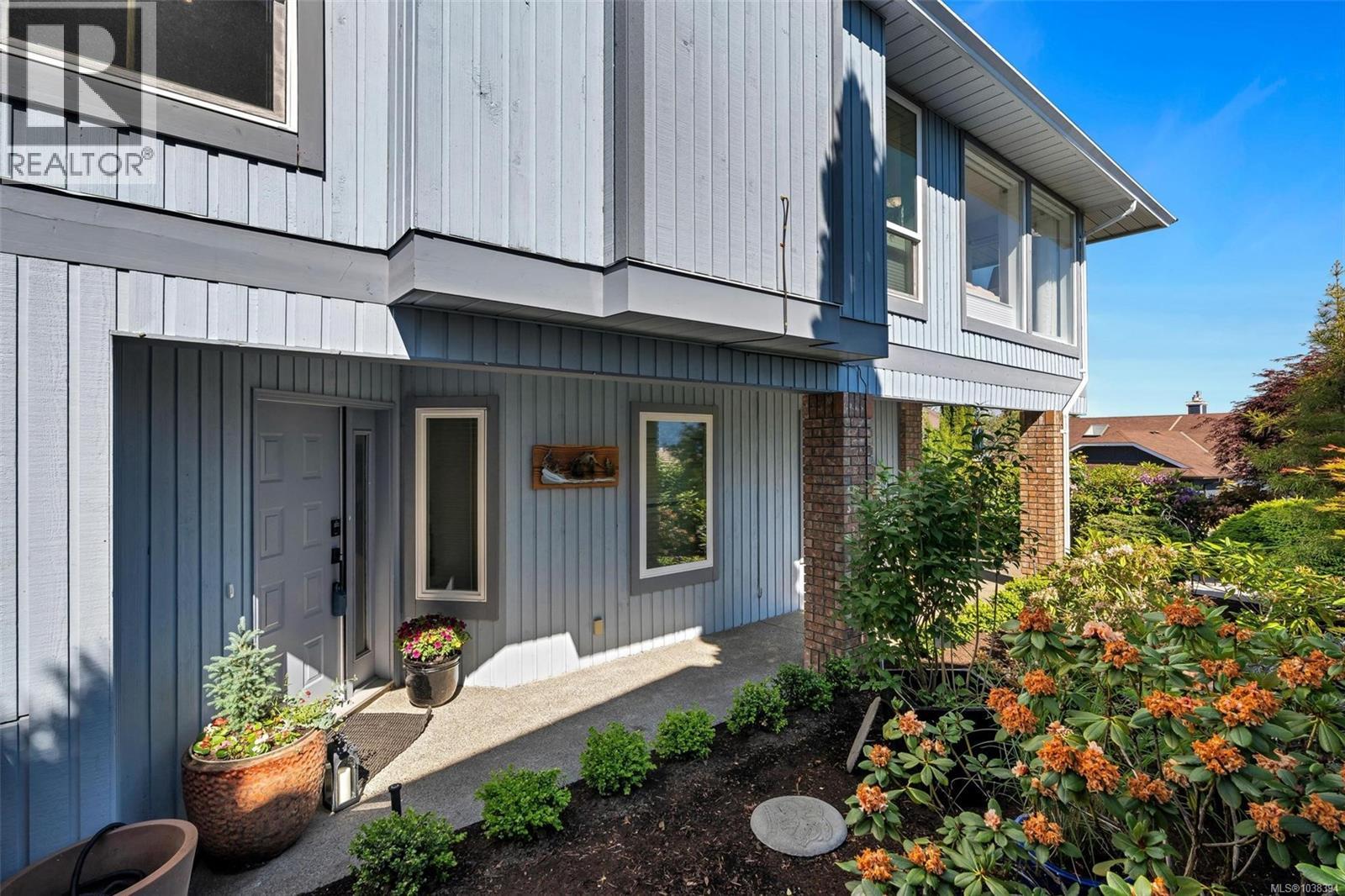 556 Marine View - 64
