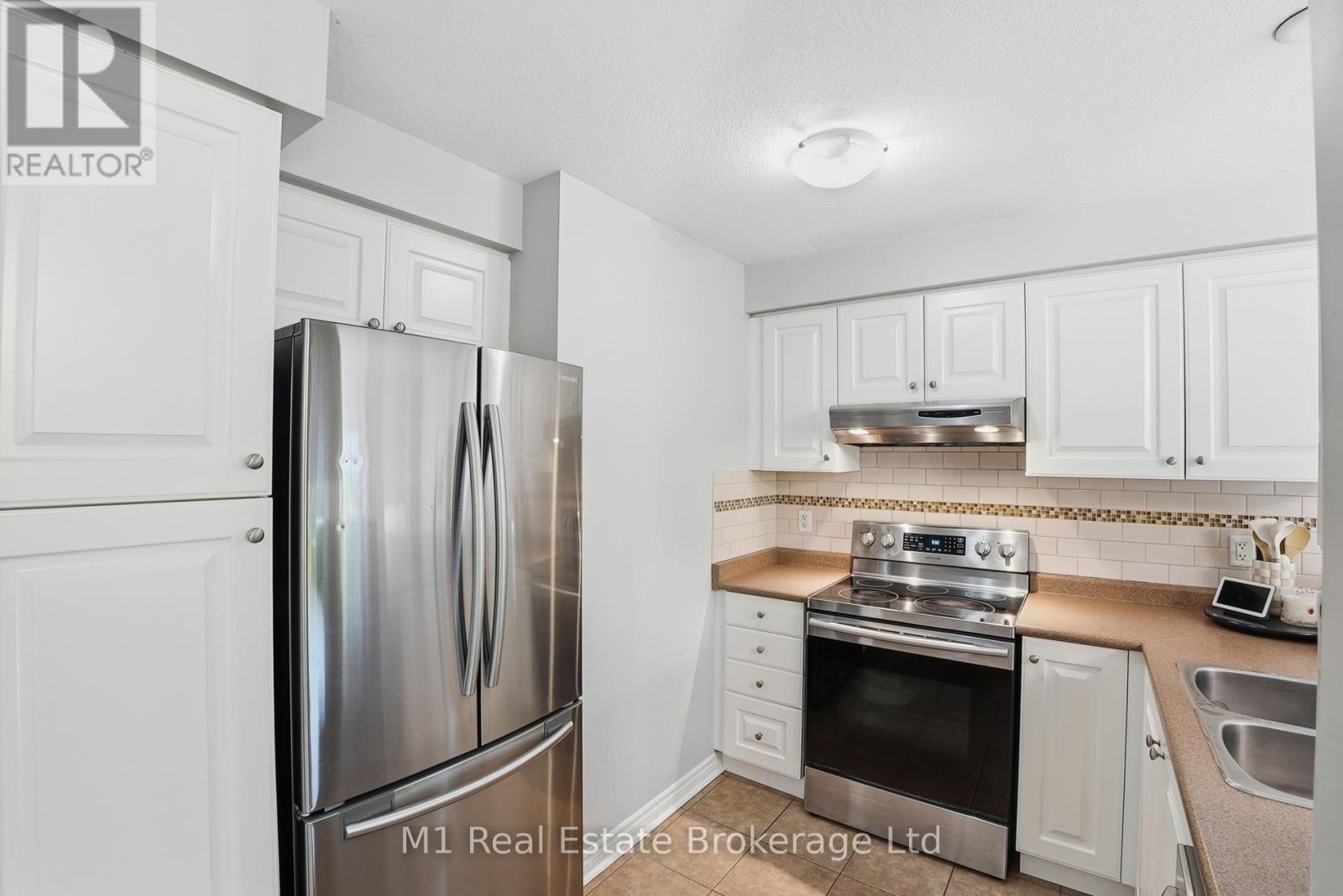 22 LAMBETH WAY - 12