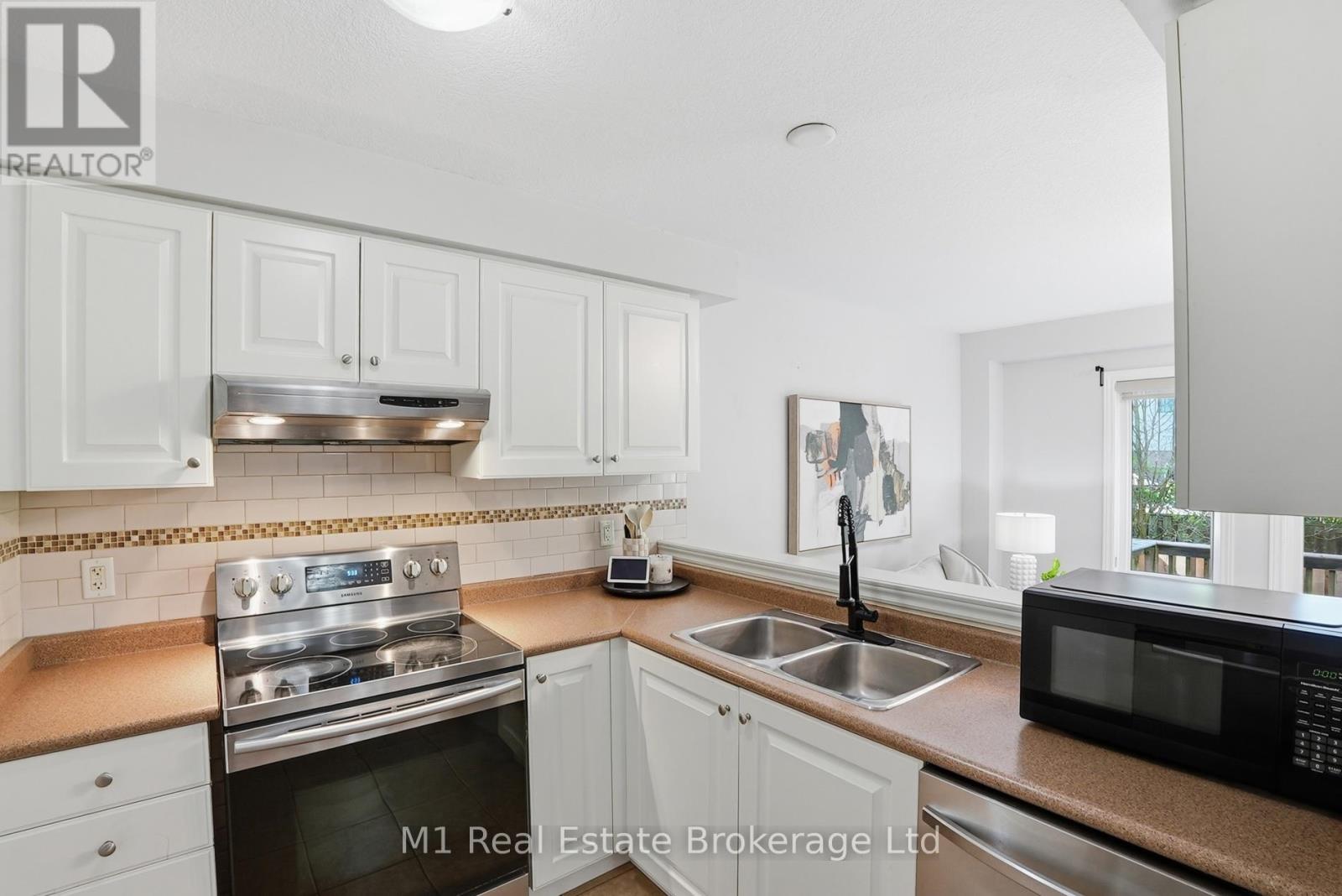 22 LAMBETH WAY - 13