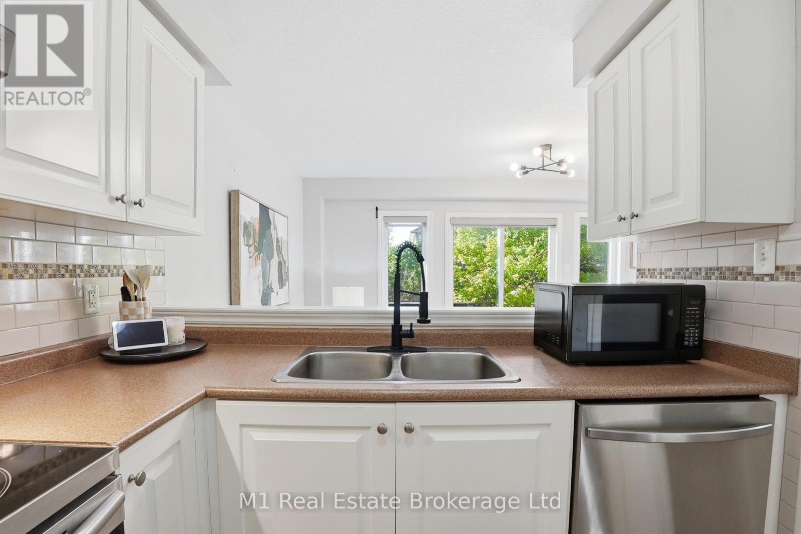 22 LAMBETH WAY - 14