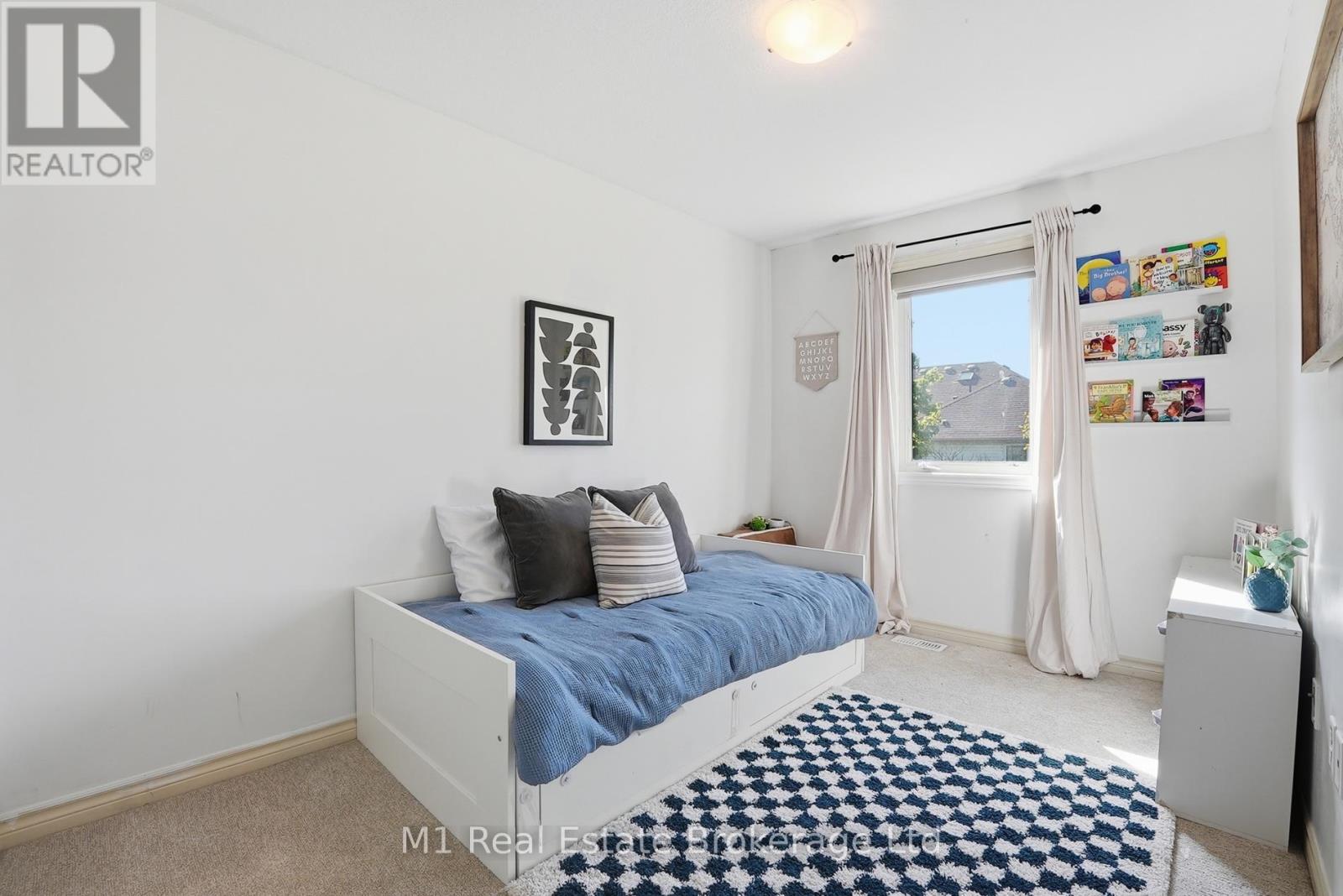 22 LAMBETH WAY - 22