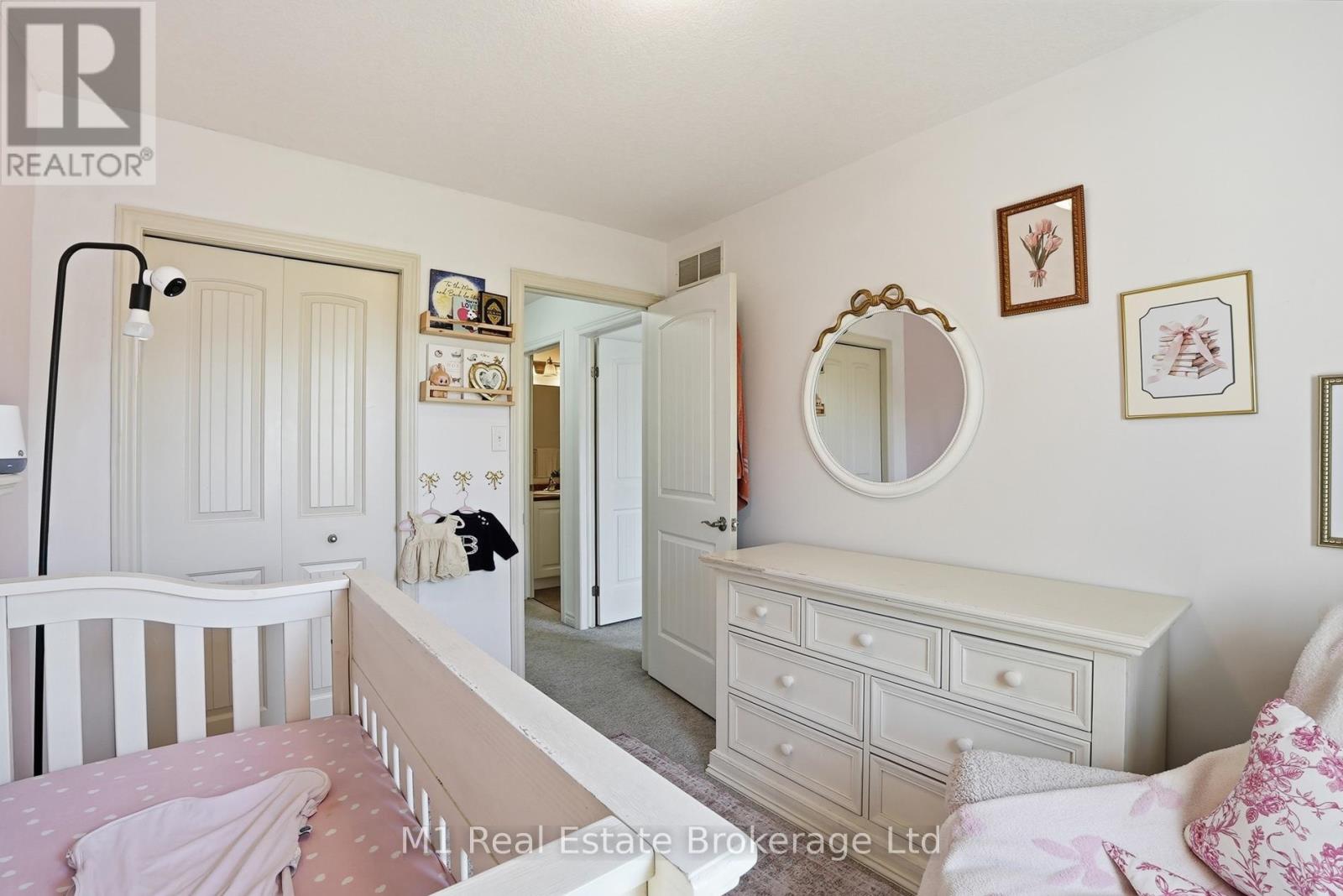 22 LAMBETH WAY - 25