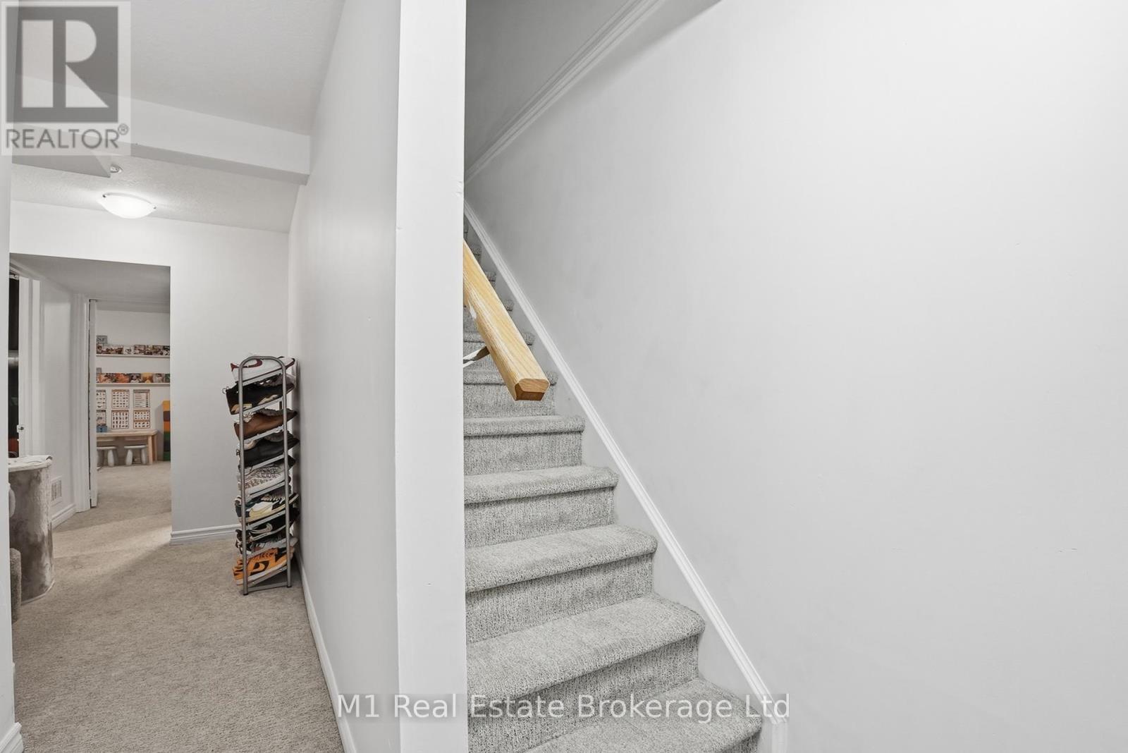 22 LAMBETH WAY - 29