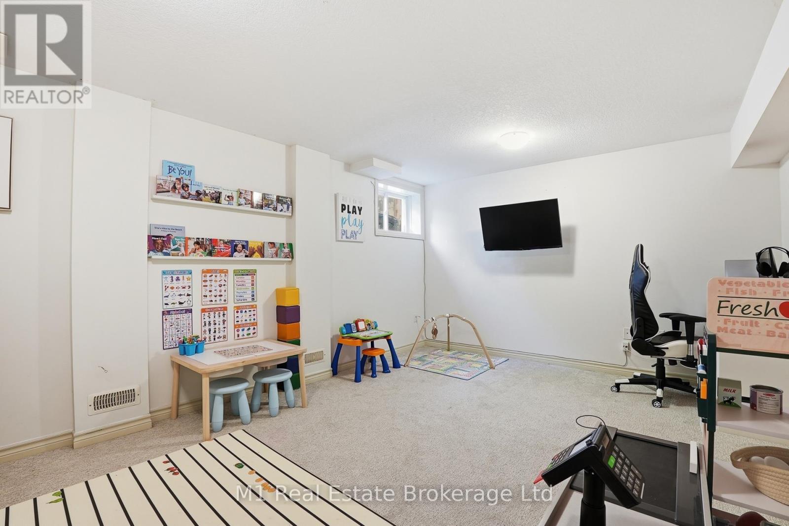22 LAMBETH WAY - 31