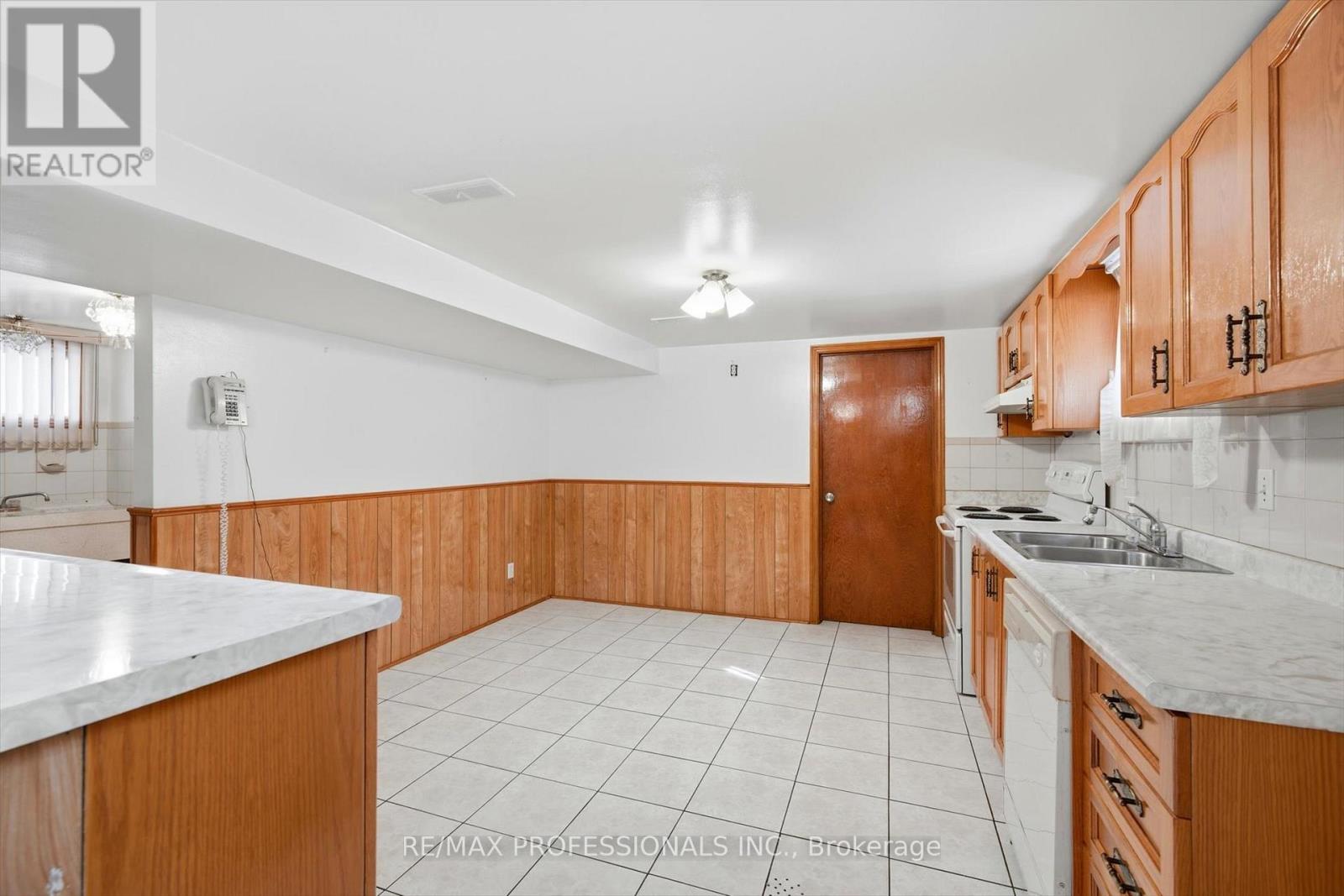 54 CULNAN AVENUE - 18