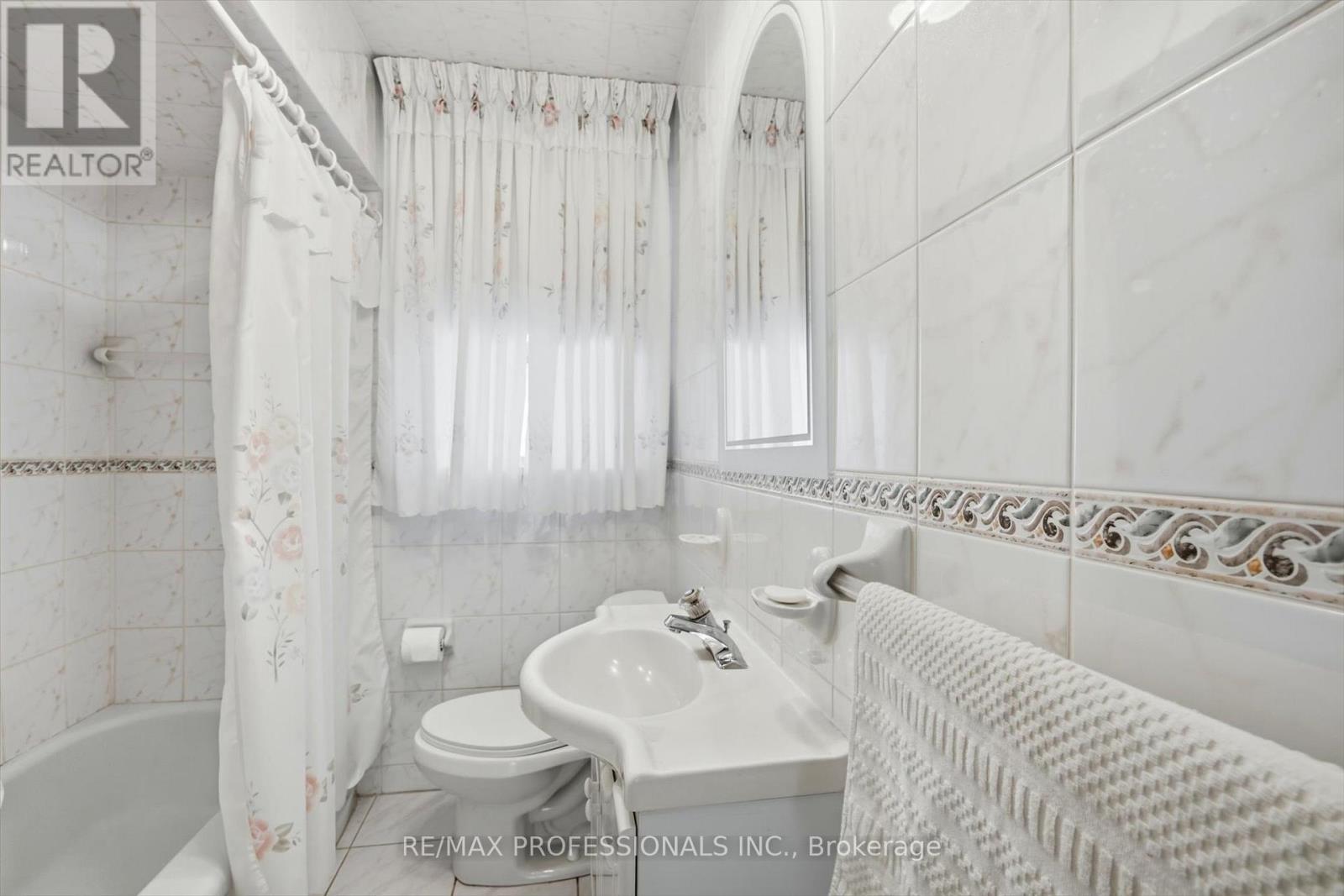 54 CULNAN AVENUE - 8