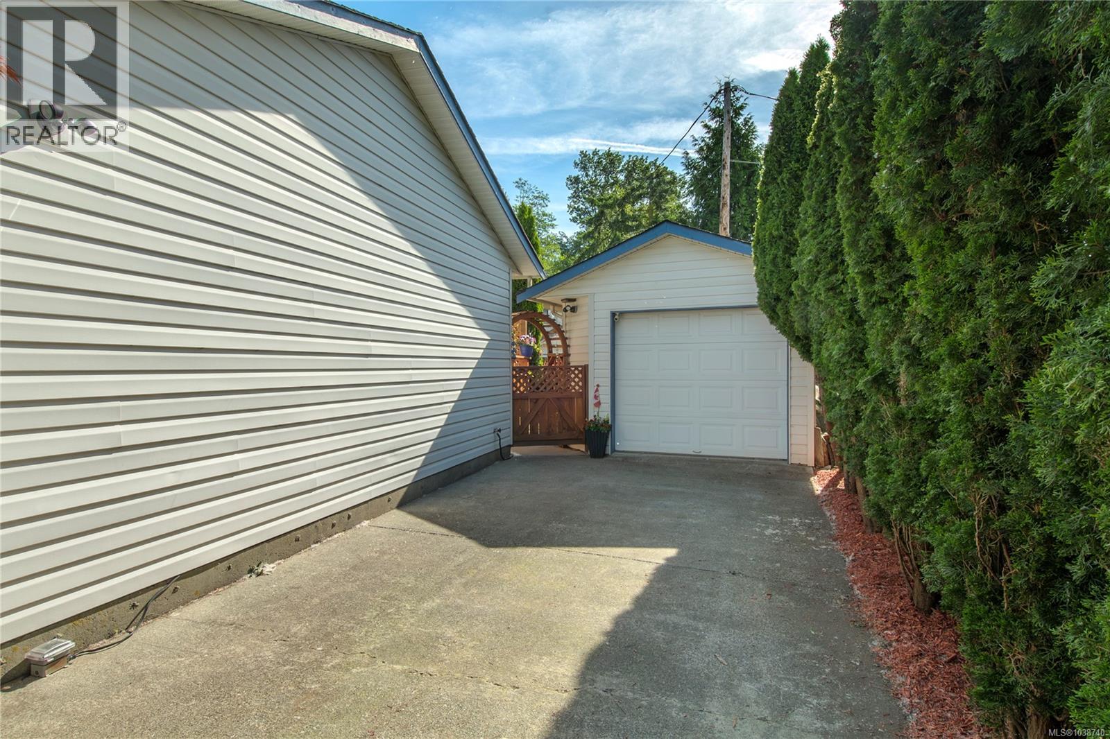2505 Soderholm Crt - 27