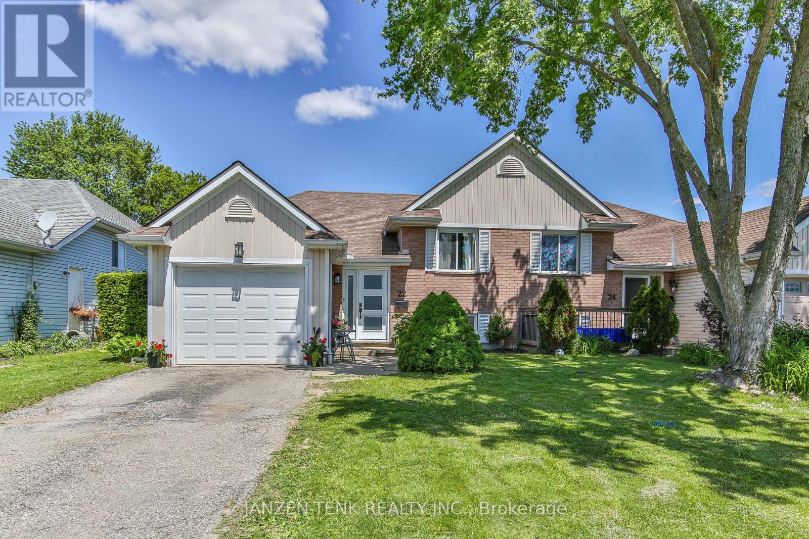 4-bedroom home for sale at 22 BECKETT BOULEVARD, Tillsonburg ON · photo 1 of 38