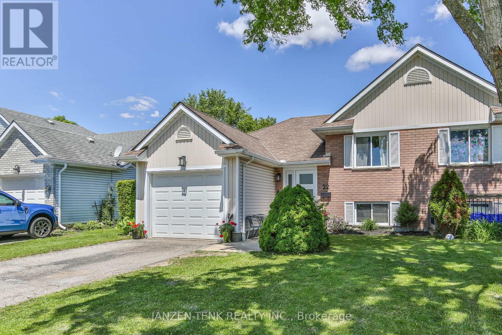 4-bedroom home for sale at 22 BECKETT BOULEVARD, Tillsonburg ON · photo 3 of 38