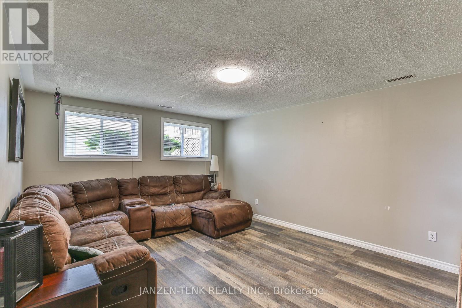 4-bedroom home for sale at 22 BECKETT BOULEVARD, Tillsonburg ON · photo 22 of 38