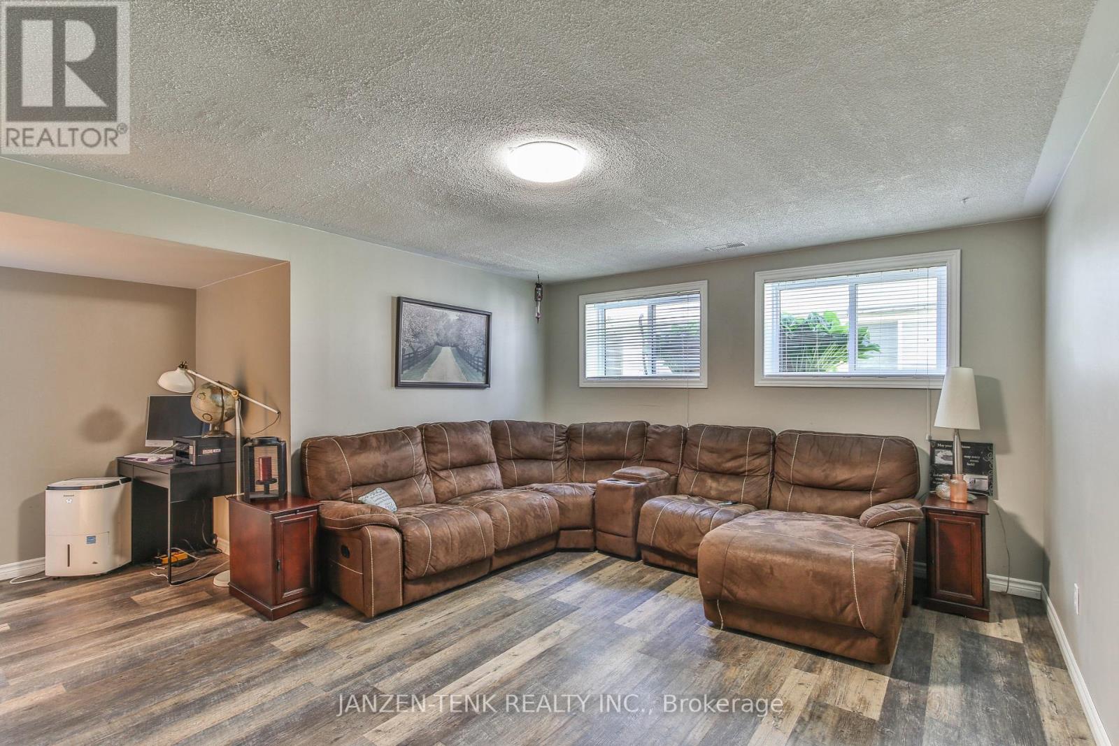 4-bedroom home for sale at 22 BECKETT BOULEVARD, Tillsonburg ON · photo 23 of 38
