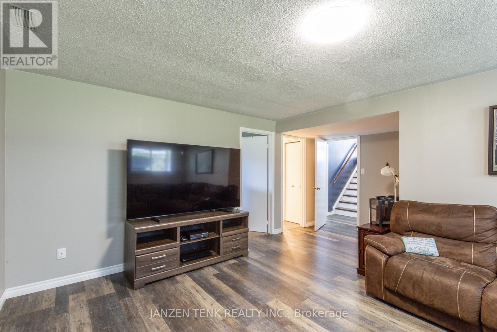4-bedroom home for sale at 22 BECKETT BOULEVARD, Tillsonburg ON · photo 24 of 38
