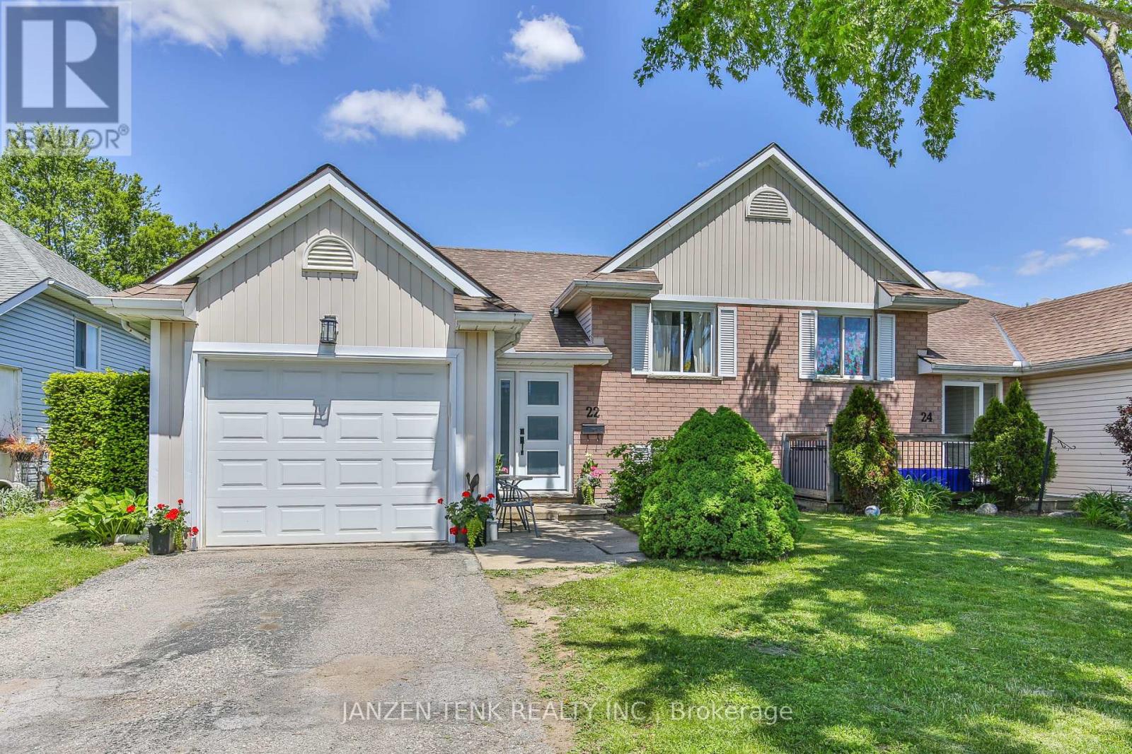 4-bedroom home for sale at 22 BECKETT BOULEVARD, Tillsonburg ON · photo 4 of 38