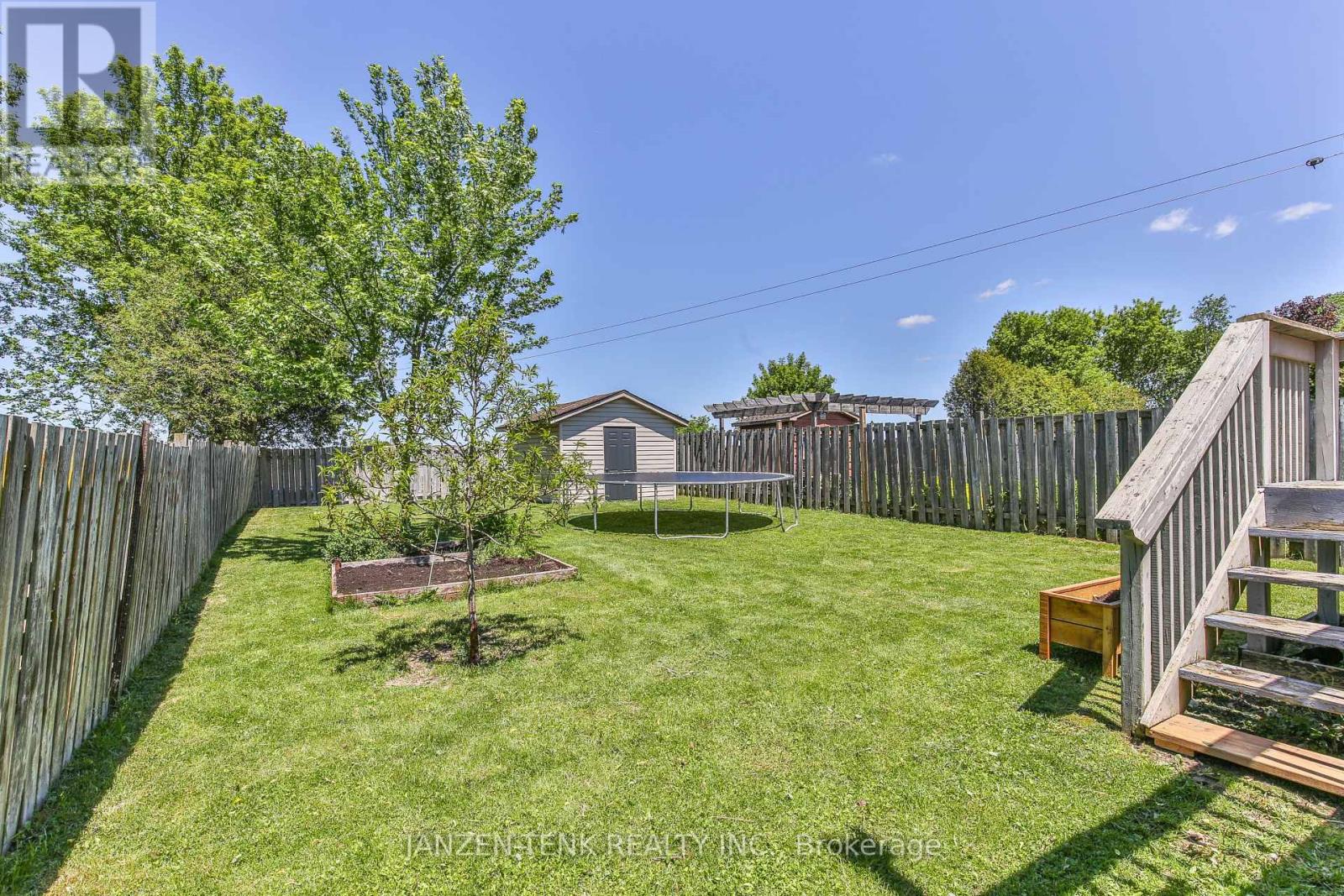4-bedroom home for sale at 22 BECKETT BOULEVARD, Tillsonburg ON · photo 31 of 38