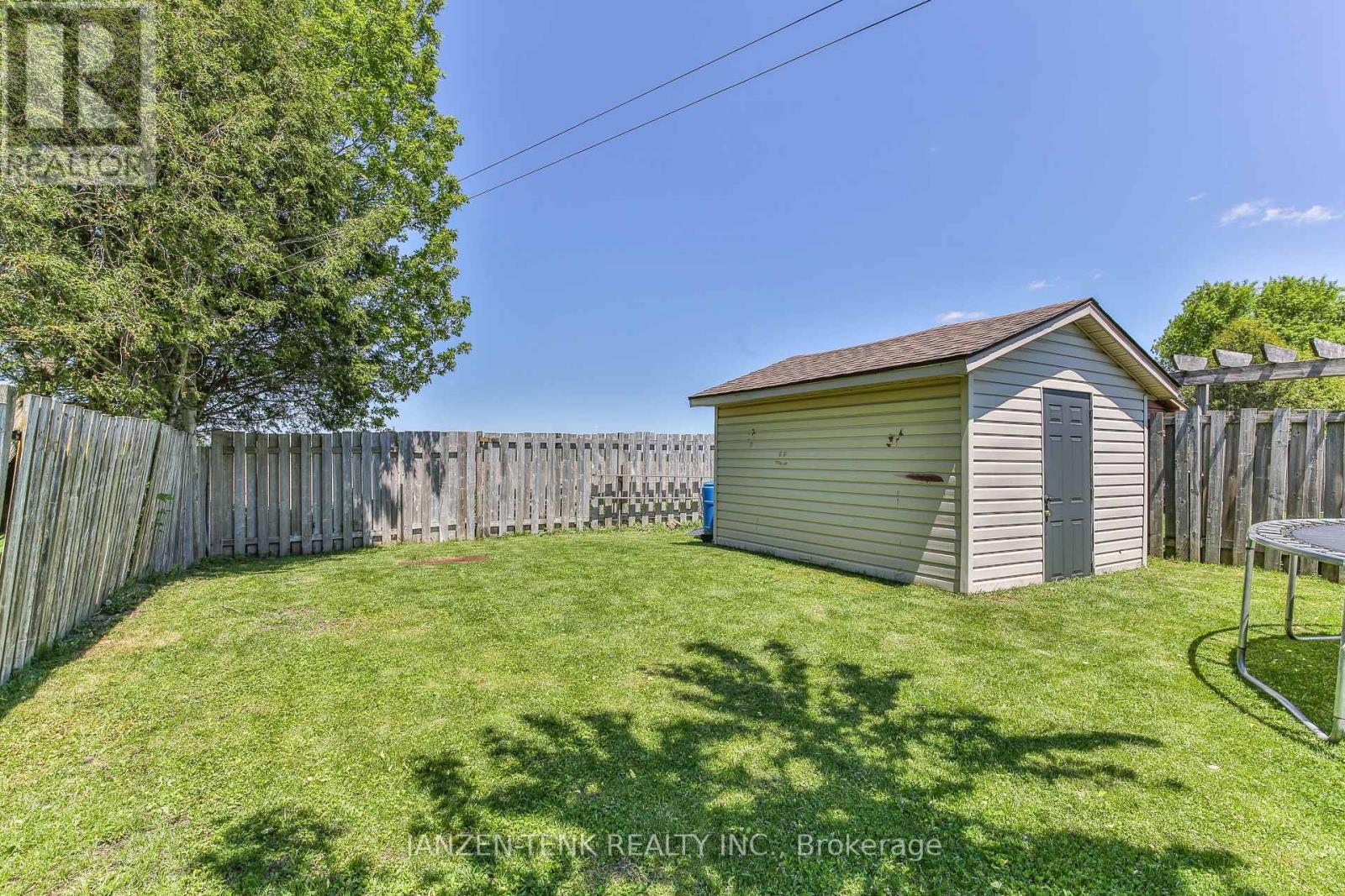 4-bedroom home for sale at 22 BECKETT BOULEVARD, Tillsonburg ON · photo 34 of 38