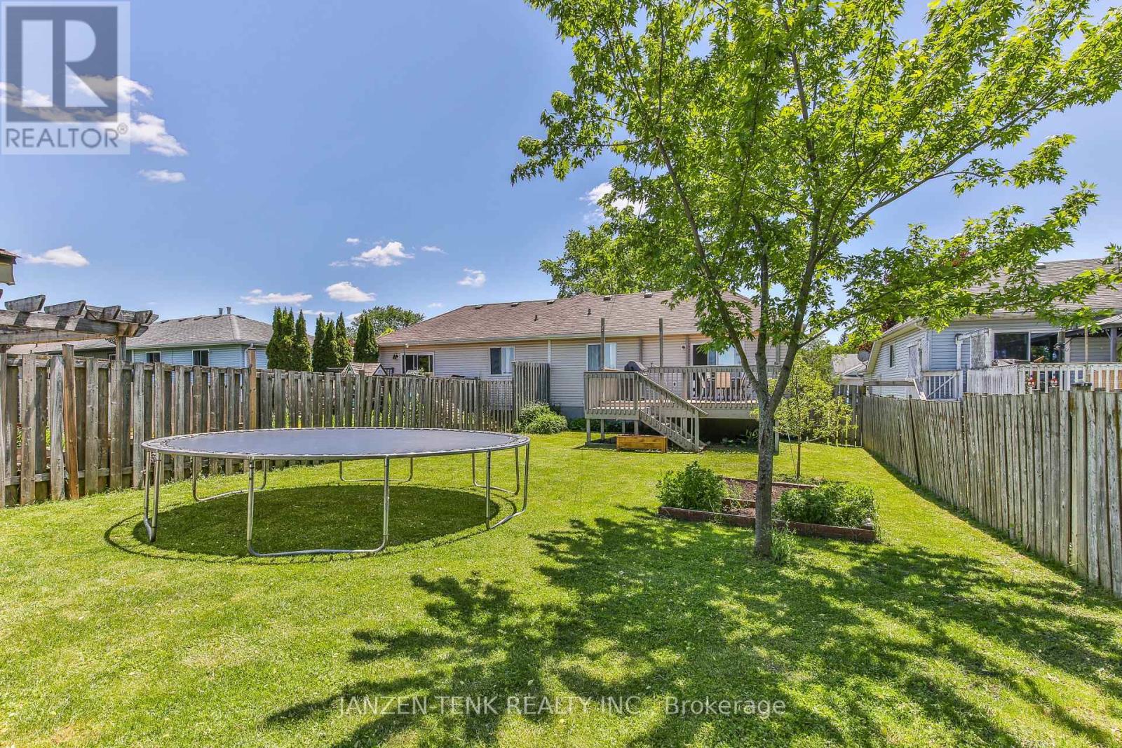 4-bedroom home for sale at 22 BECKETT BOULEVARD, Tillsonburg ON · photo 35 of 38