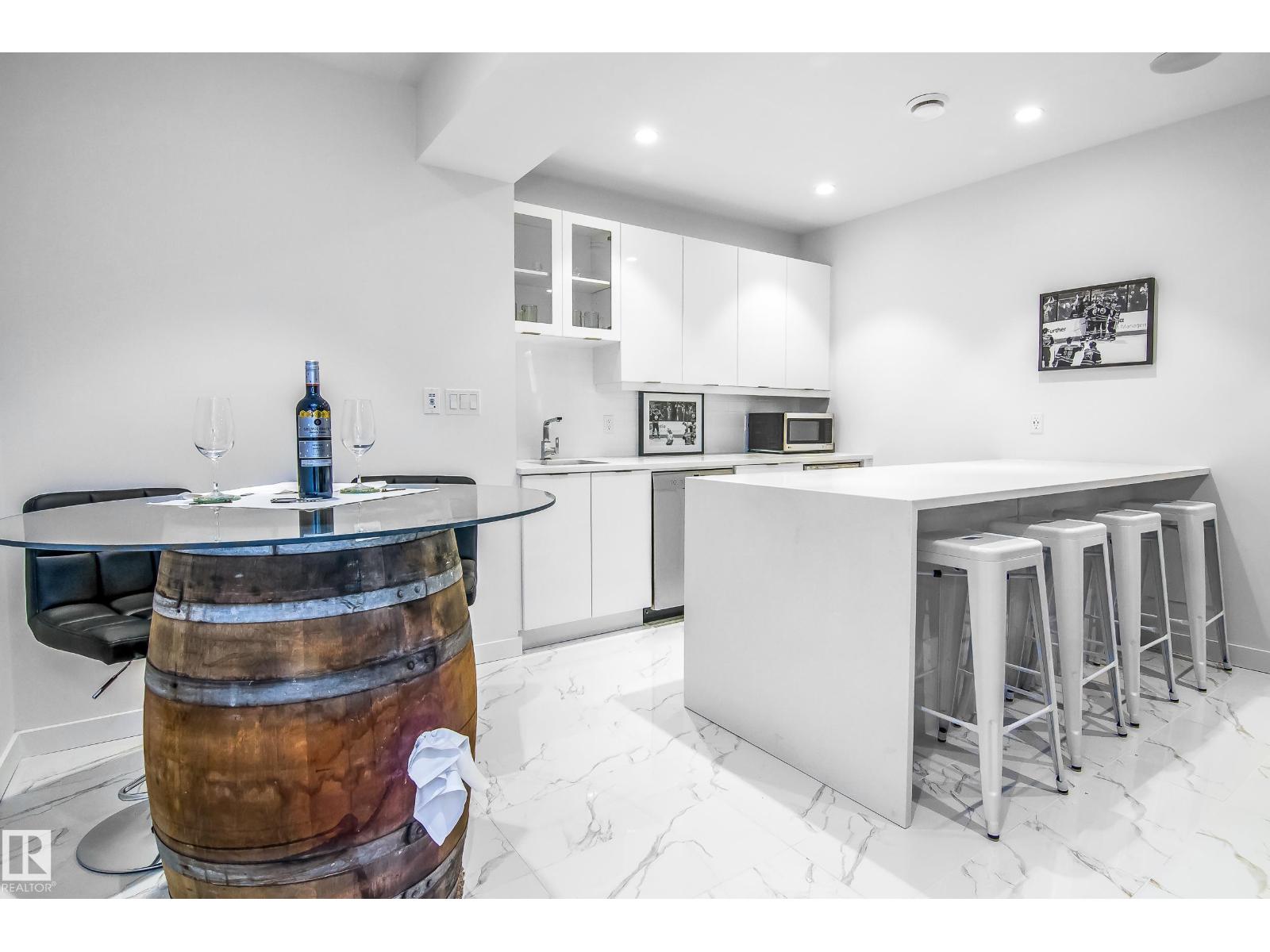 13220 102 AV NW