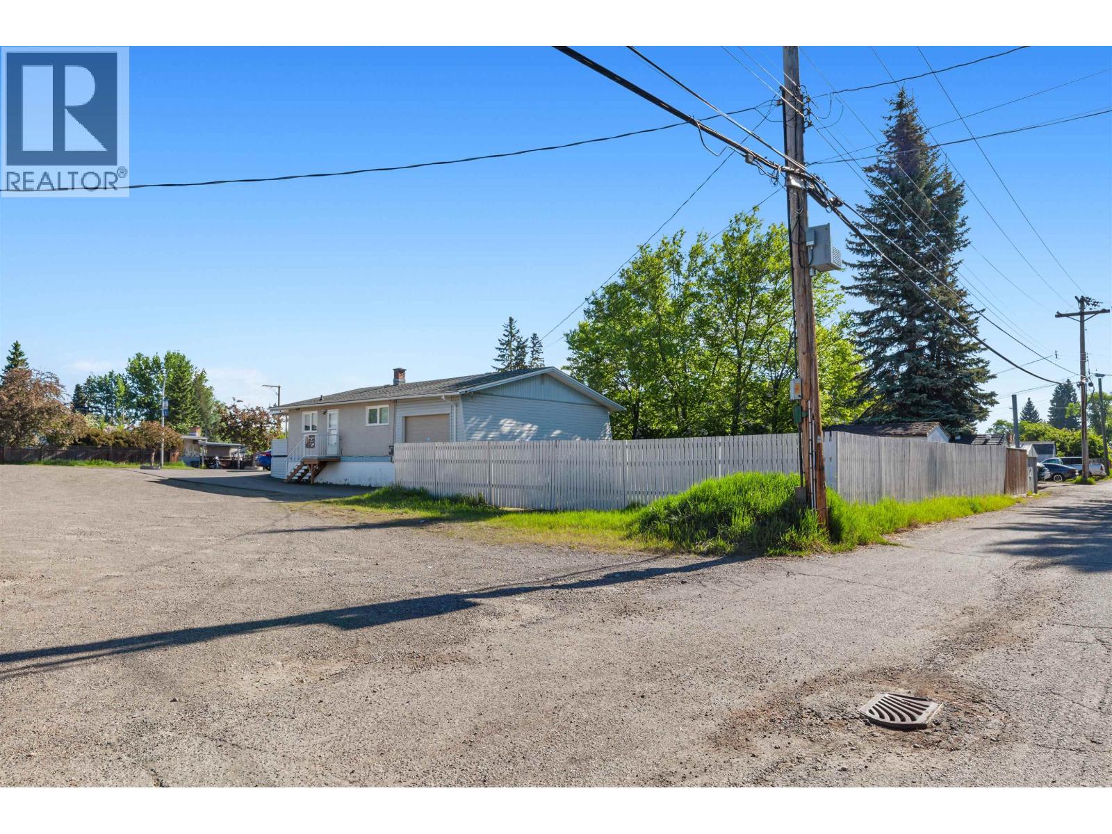 2469 15TH AVENUE - 32